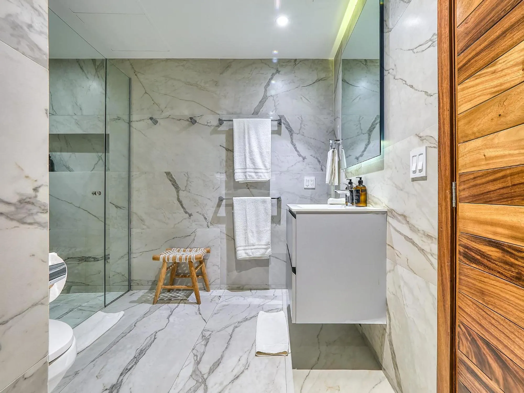 Shower in Maxwell Residences at Indah