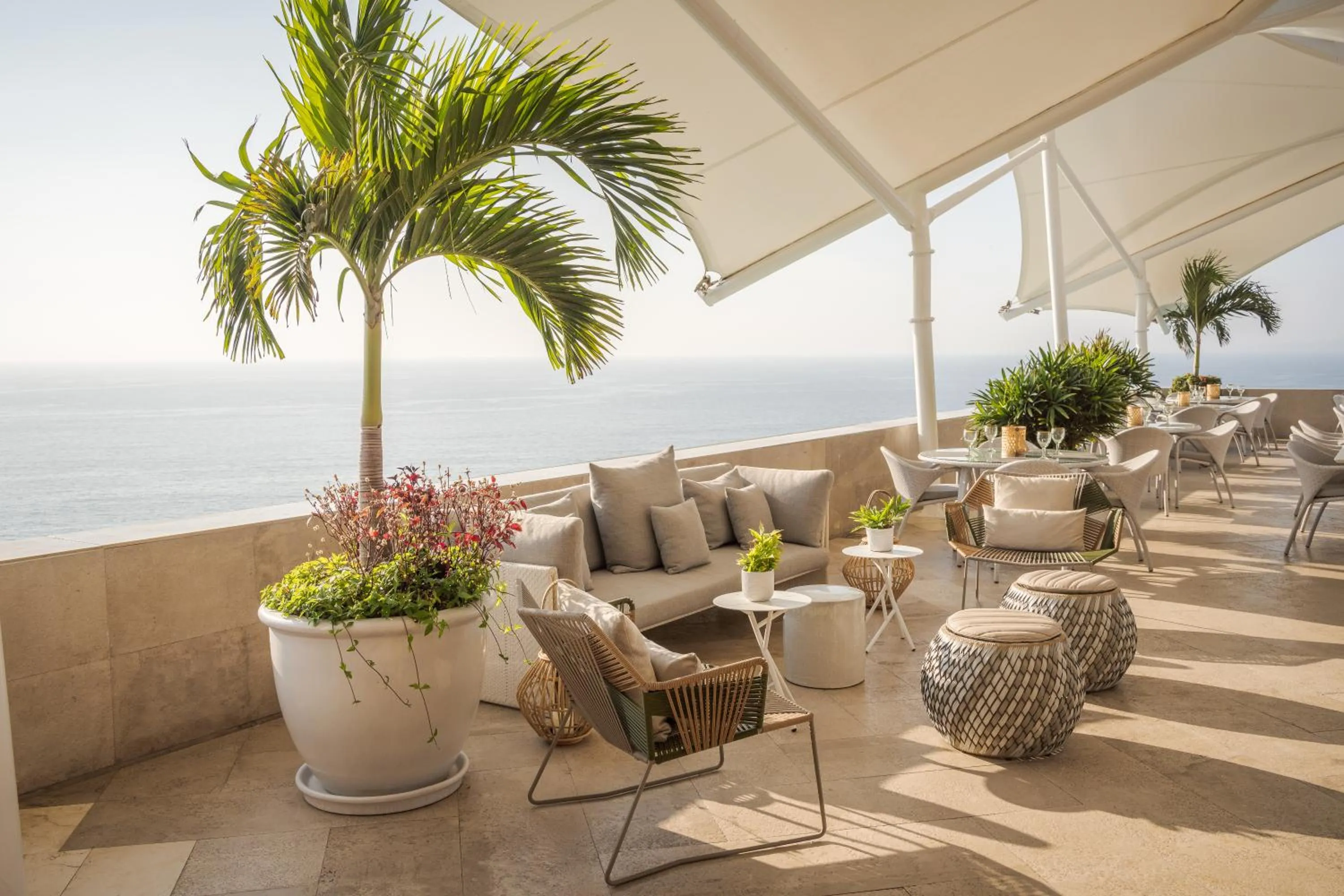 Restaurant/places to eat in Maxwell Residences at Indah