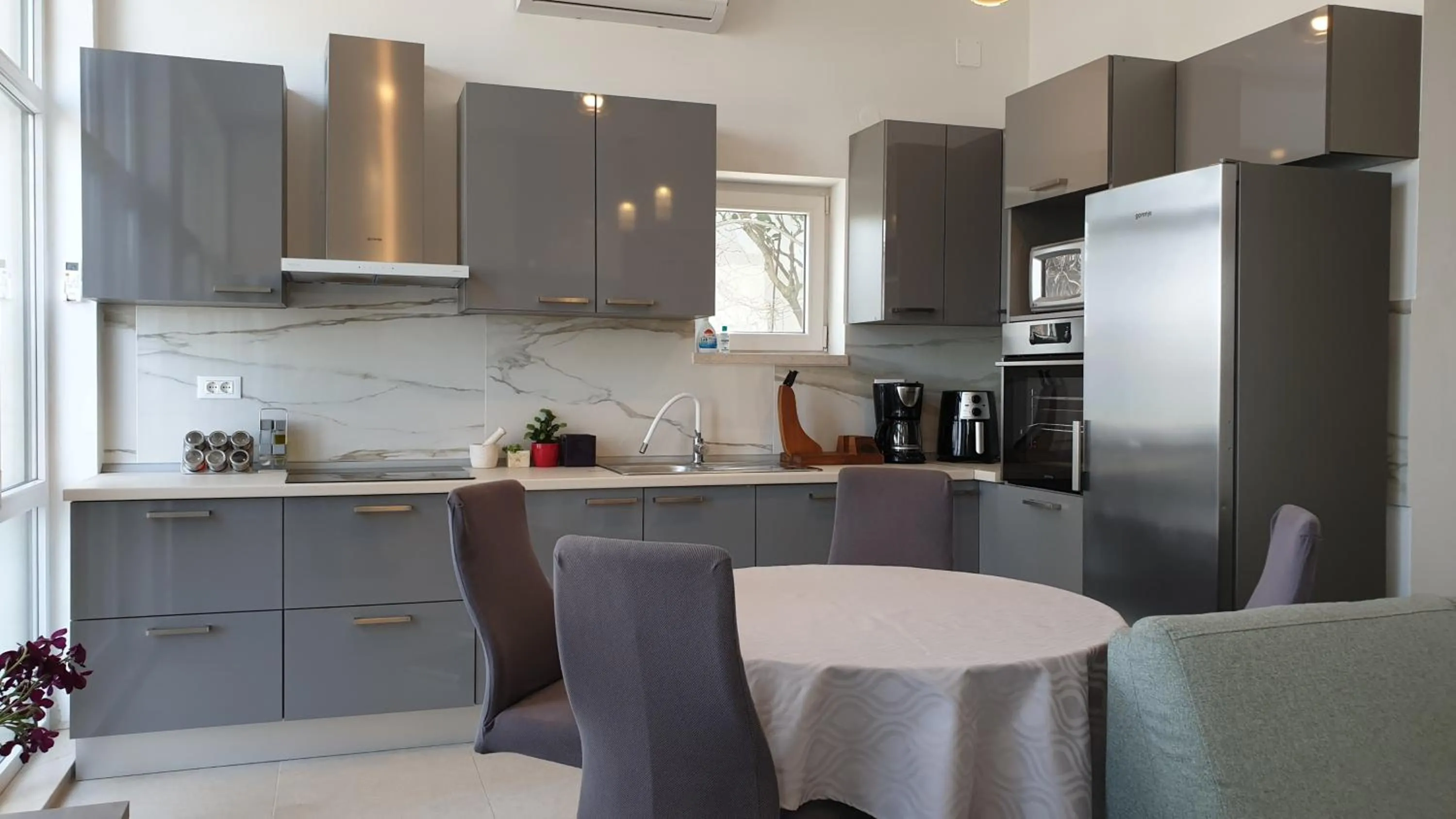 Kitchen or kitchenette in Villa Wind Apartments