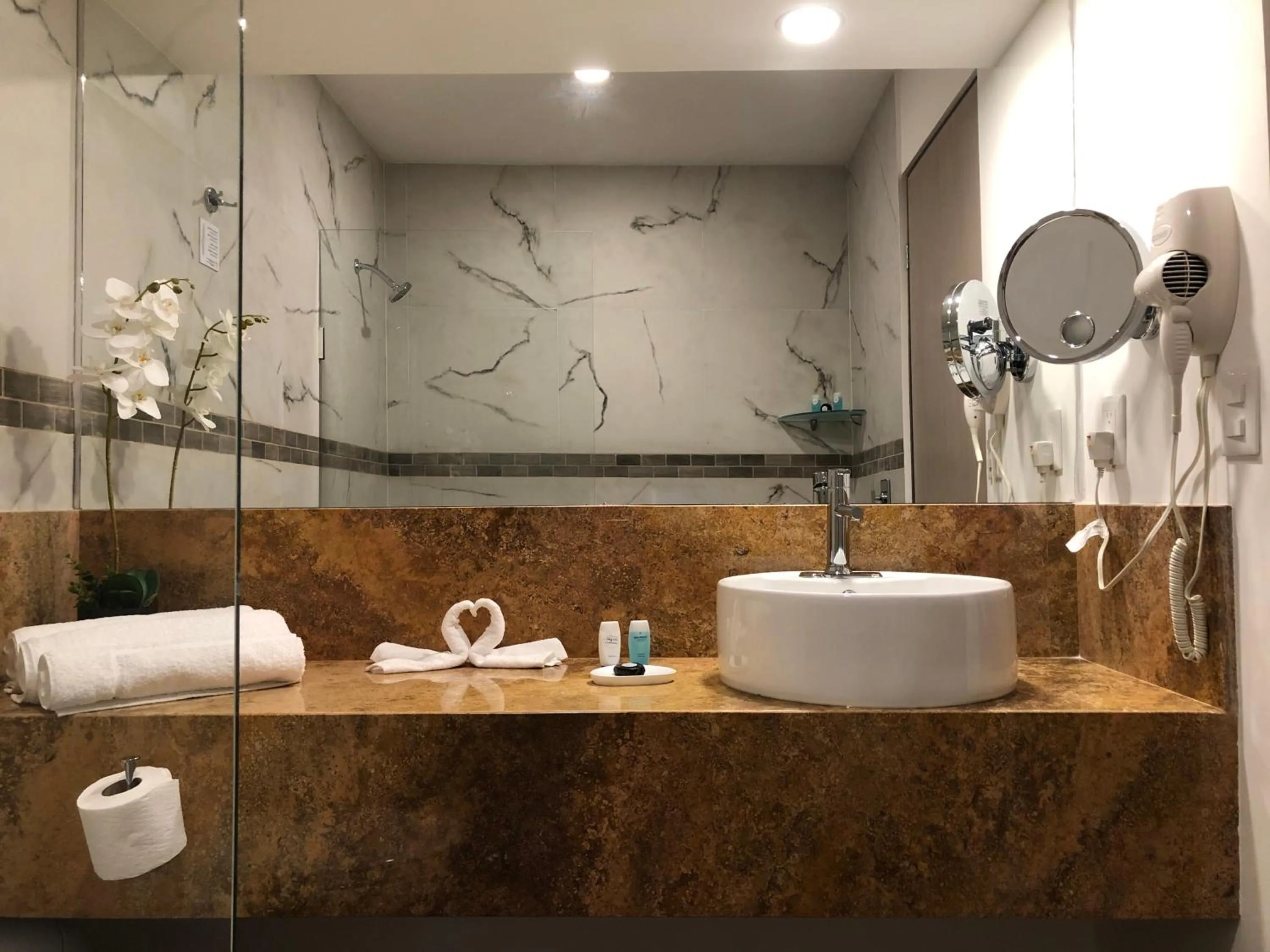 Shower in Sky Inn Hotel - Cancun