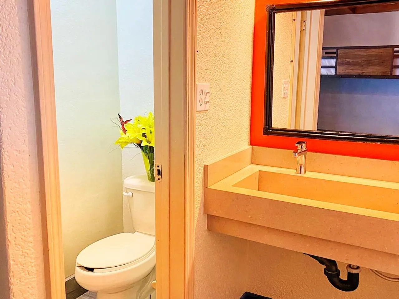 Bathroom in Paris Hostel