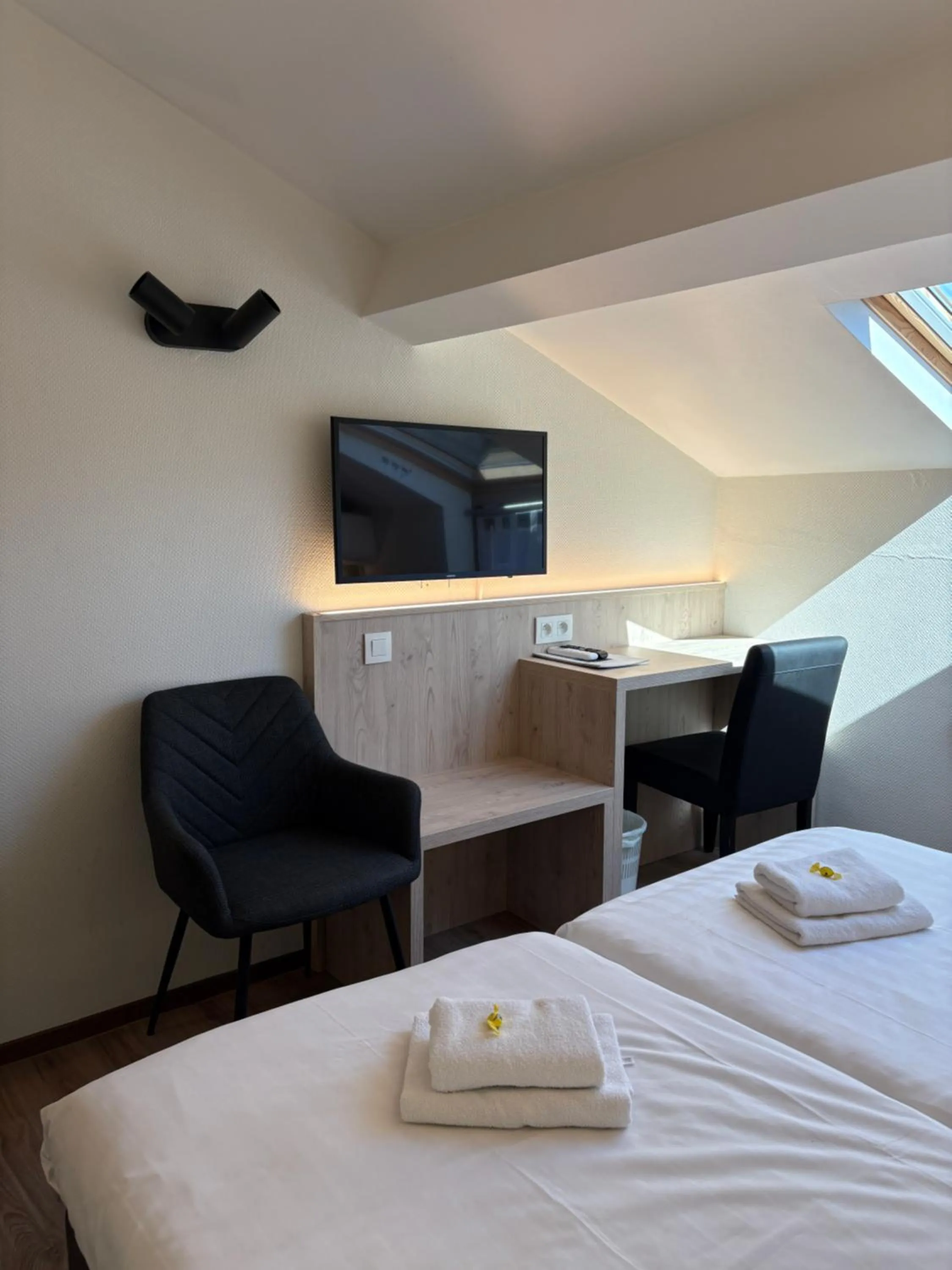 TV and multimedia, Bed in Hotel Monika