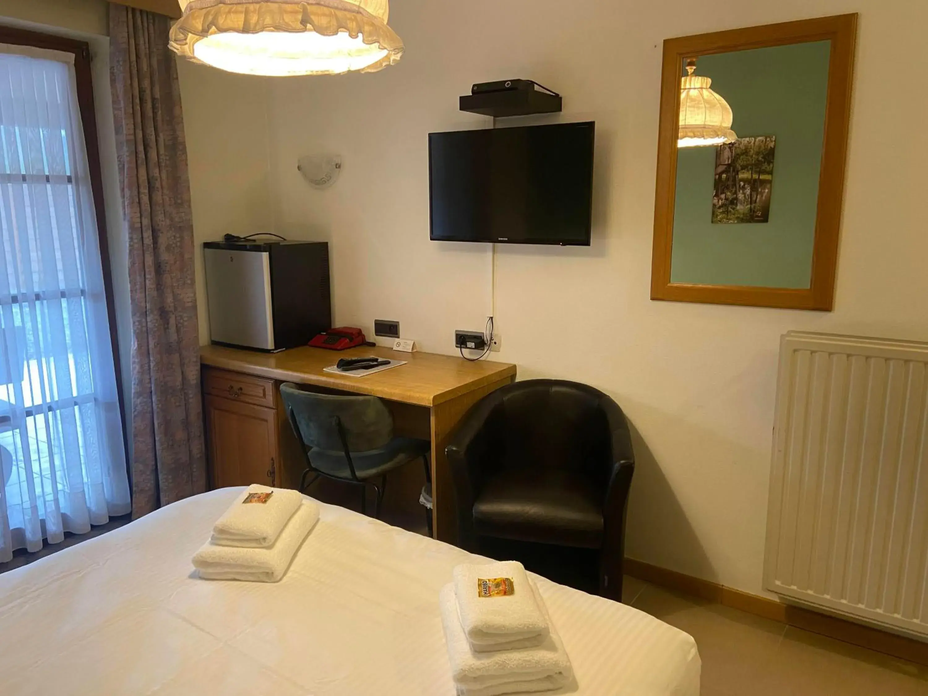 Standard Queen Room in Hotel Monika Standard Queen Room in Hotel Monika