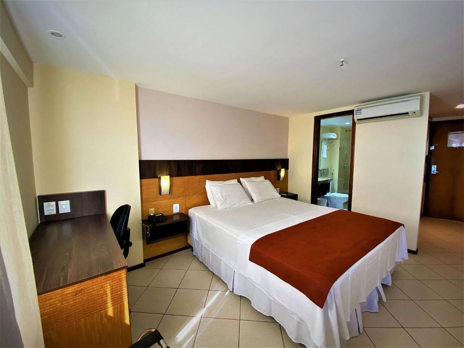 Photo of the whole room in Natal Plaza #1202 - Suíte Vista Mar por Carpediem