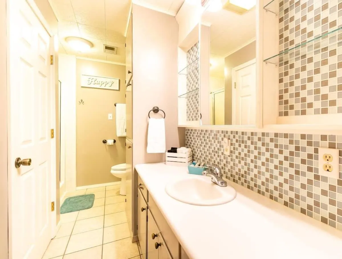 Lakefront 3BR with Bunkhouse and Kayaks, Rowboat Included