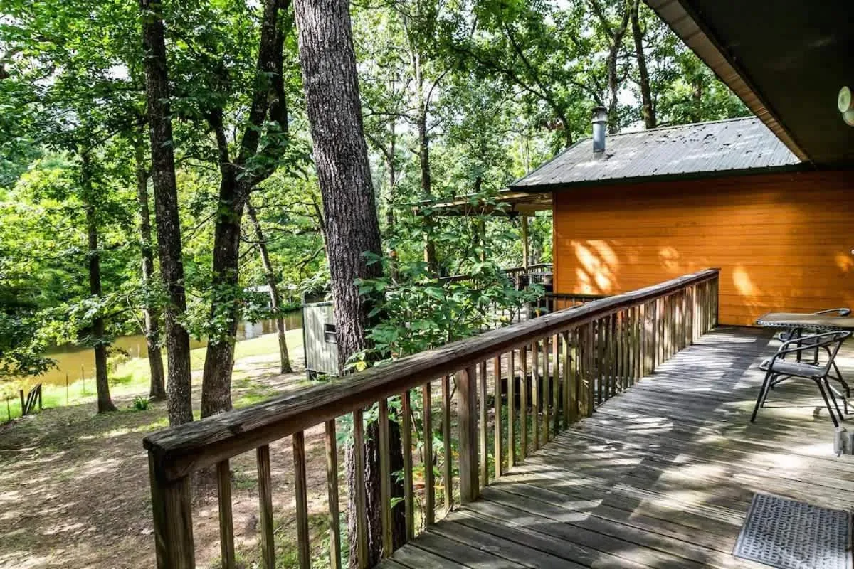 Lakefront 3BR with Bunkhouse and Kayaks, Rowboat Included