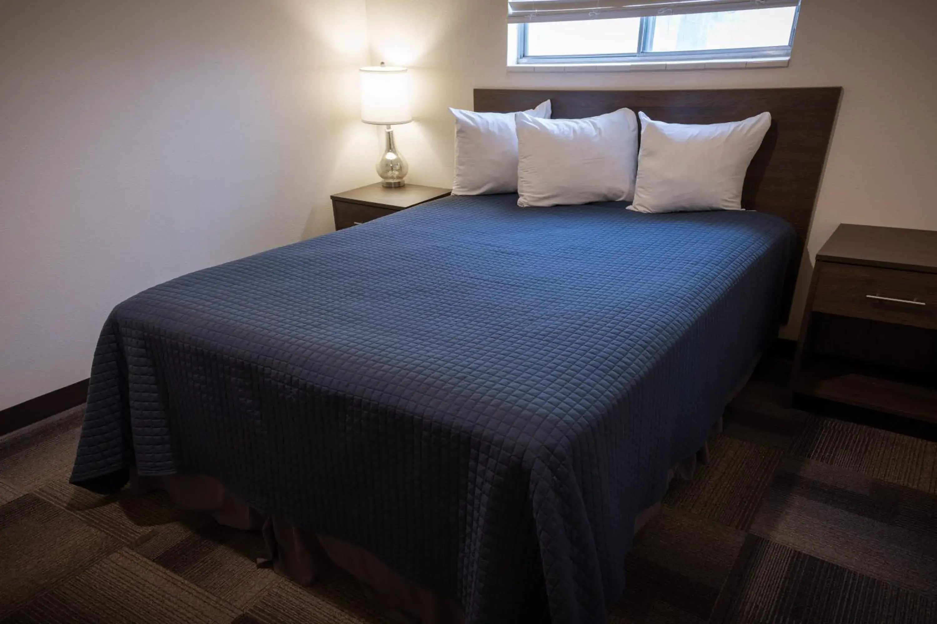 Bed in Clover Creek Inn Bed in Clover Creek Inn