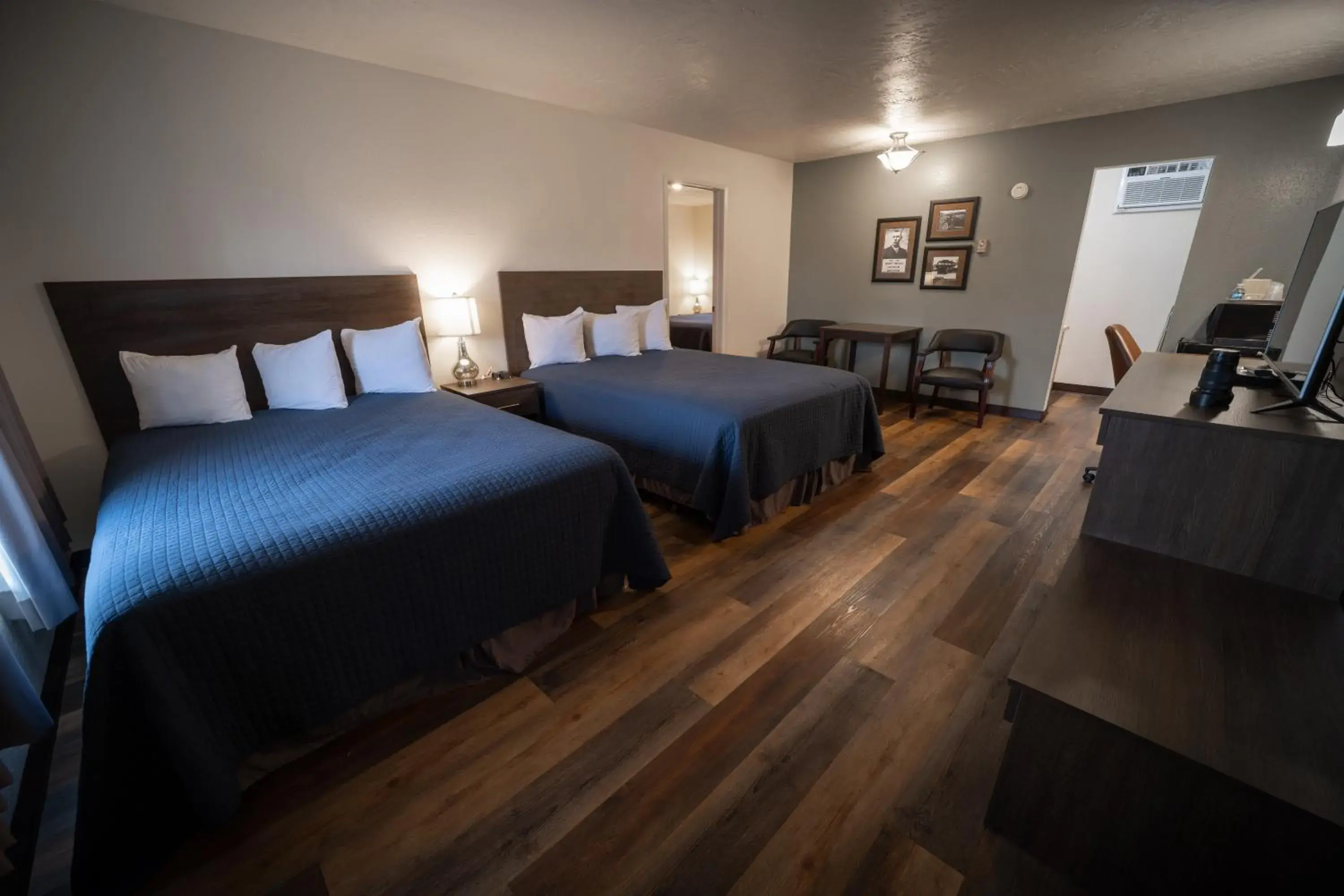 Bed in Clover Creek Inn Bed in Clover Creek Inn