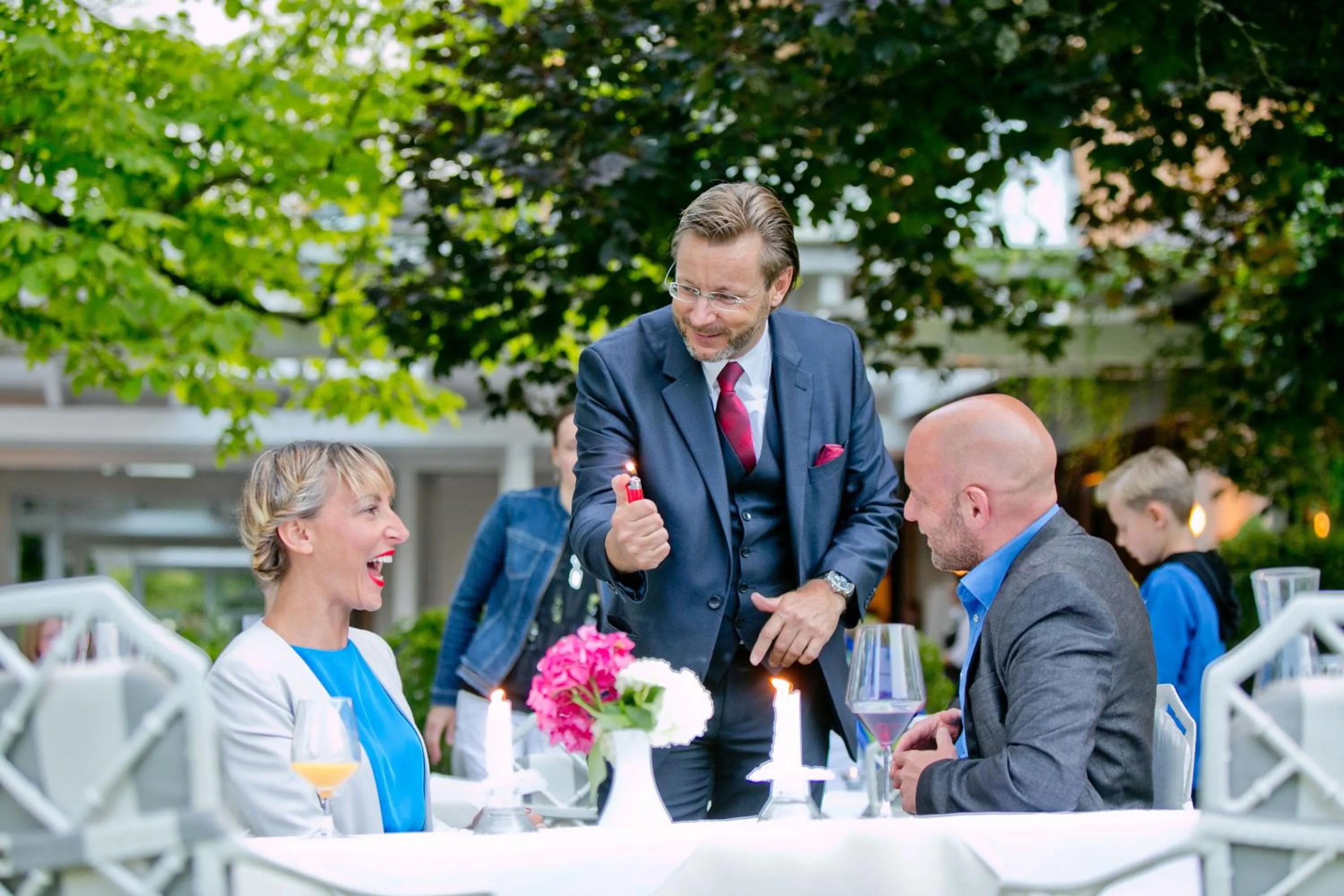 Evening entertainment in Amerika-Holzer Hotel & Resort