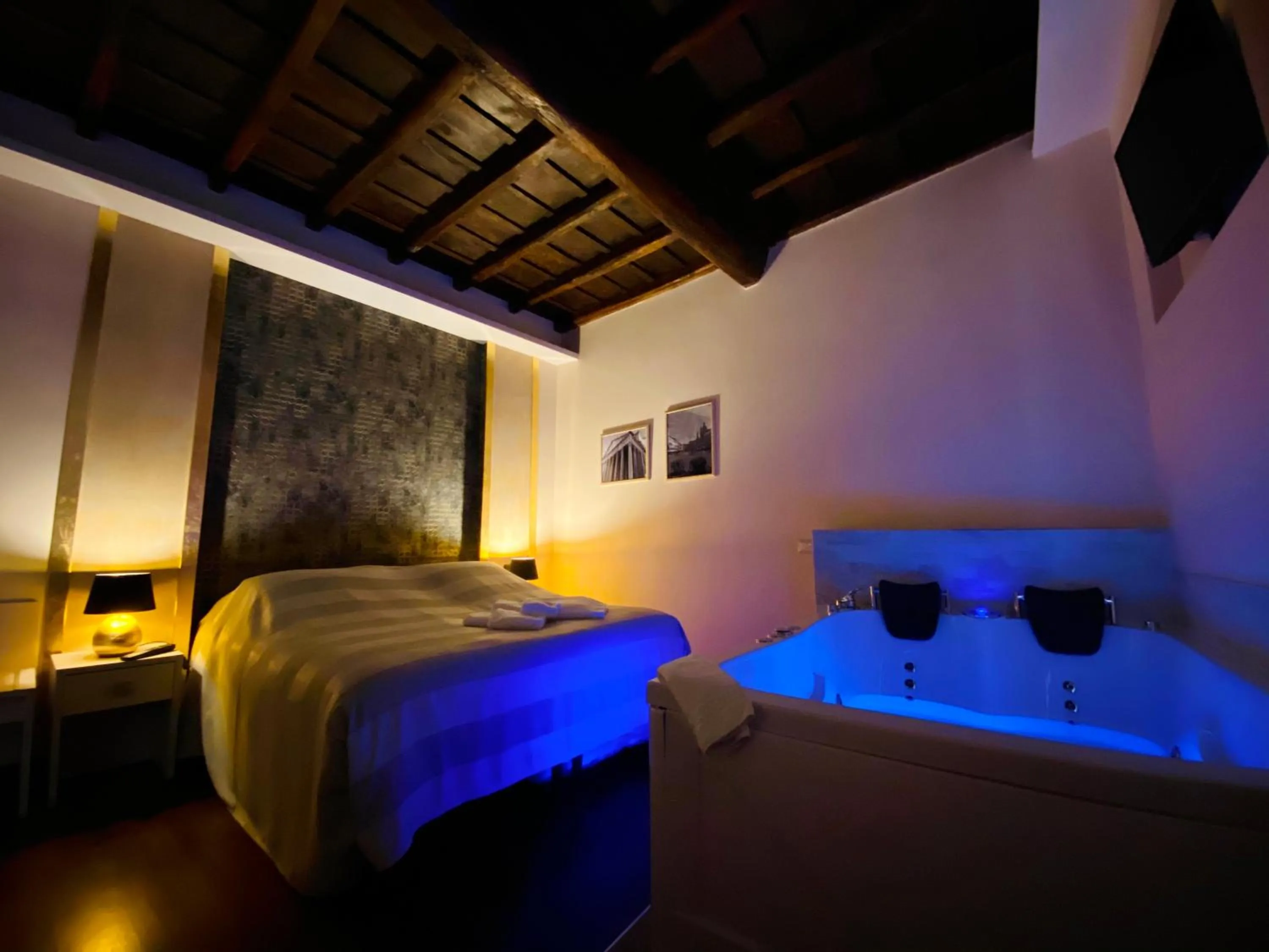 Hot Tub, Bed in Campo Marzio Hotelier