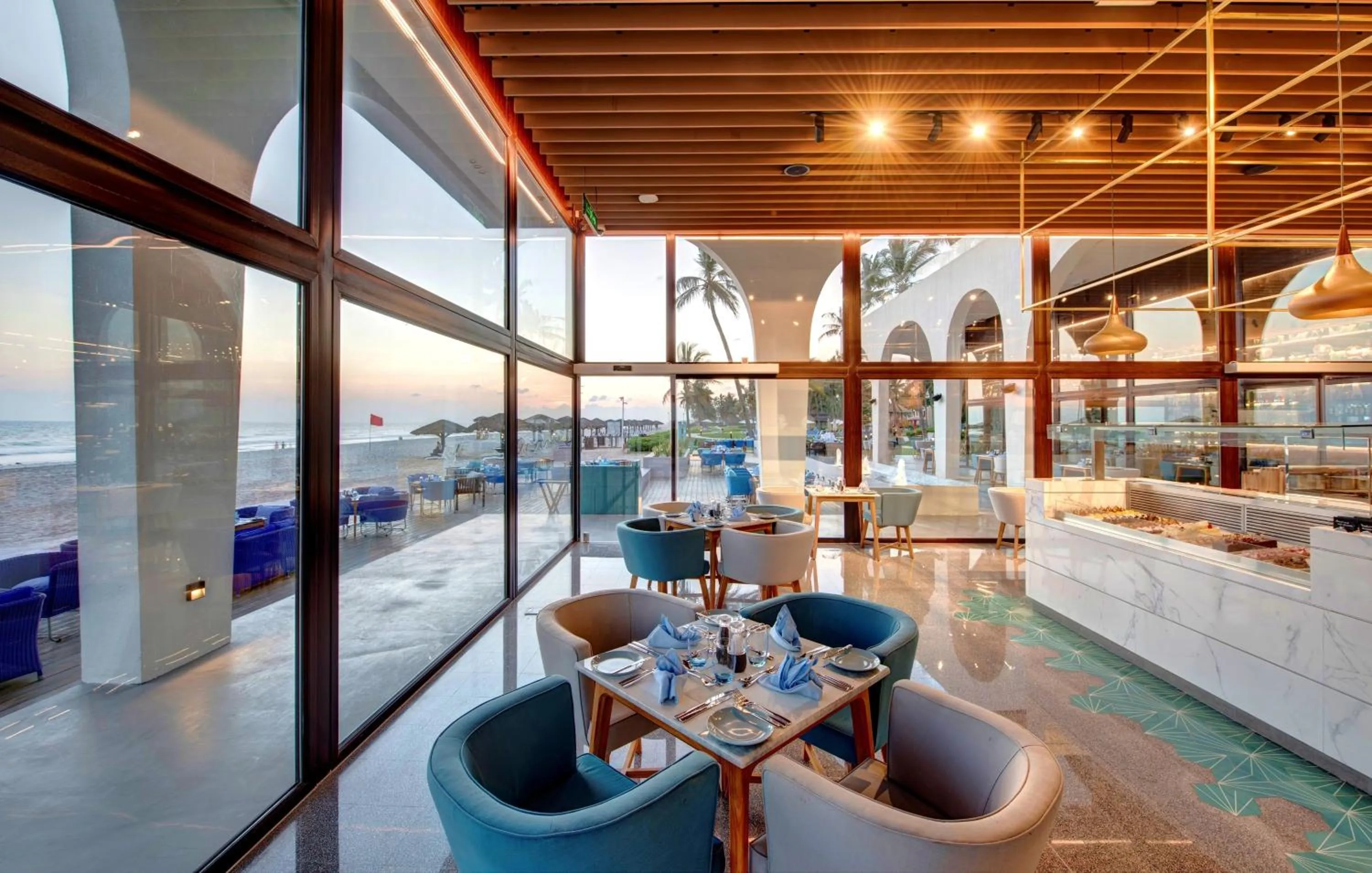 Restaurant/places to eat in Crowne Plaza Resort Salalah by IHG