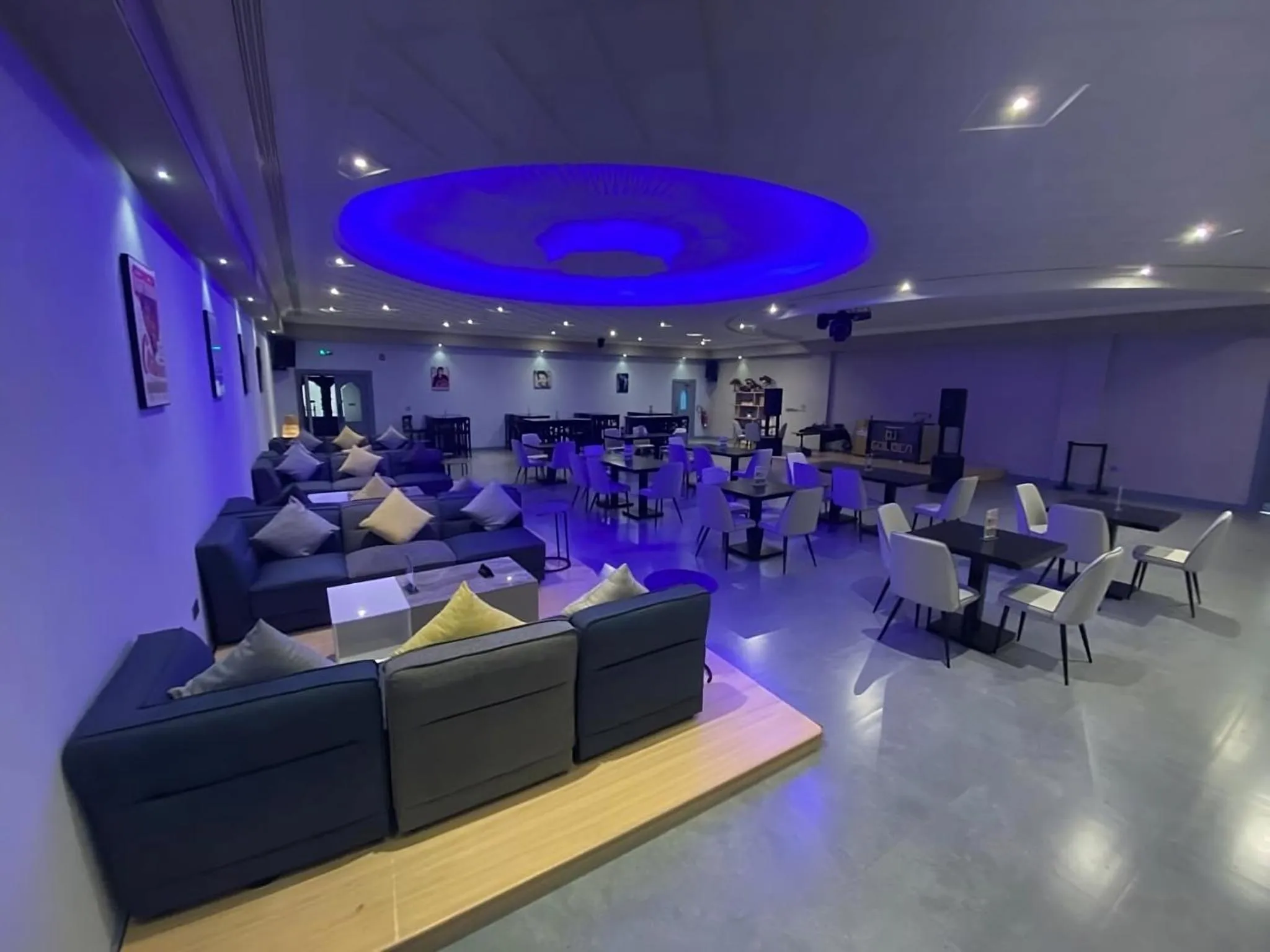 Lounge or bar in Crowne Plaza Resort Salalah by IHG