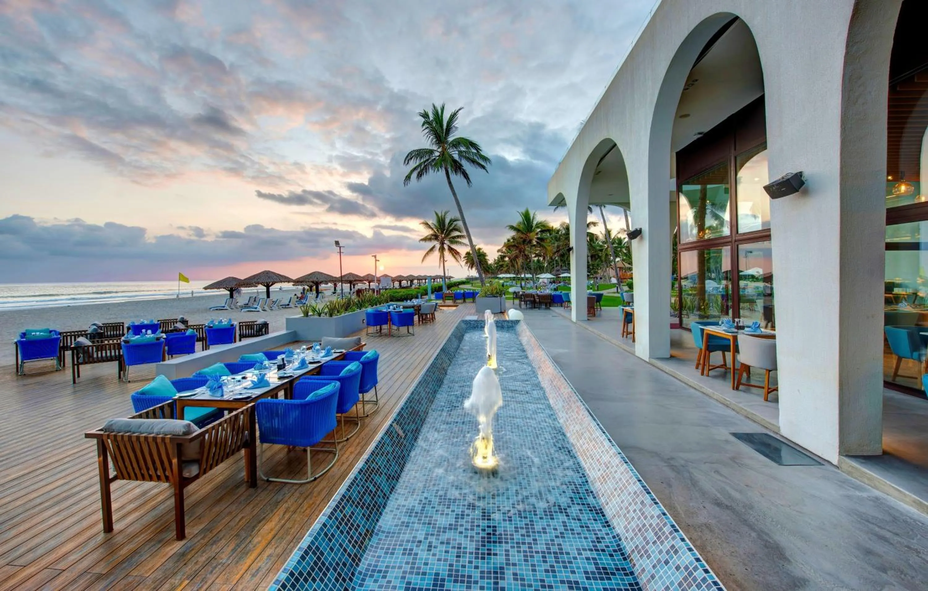 Restaurant/places to eat in Crowne Plaza Resort Salalah by IHG