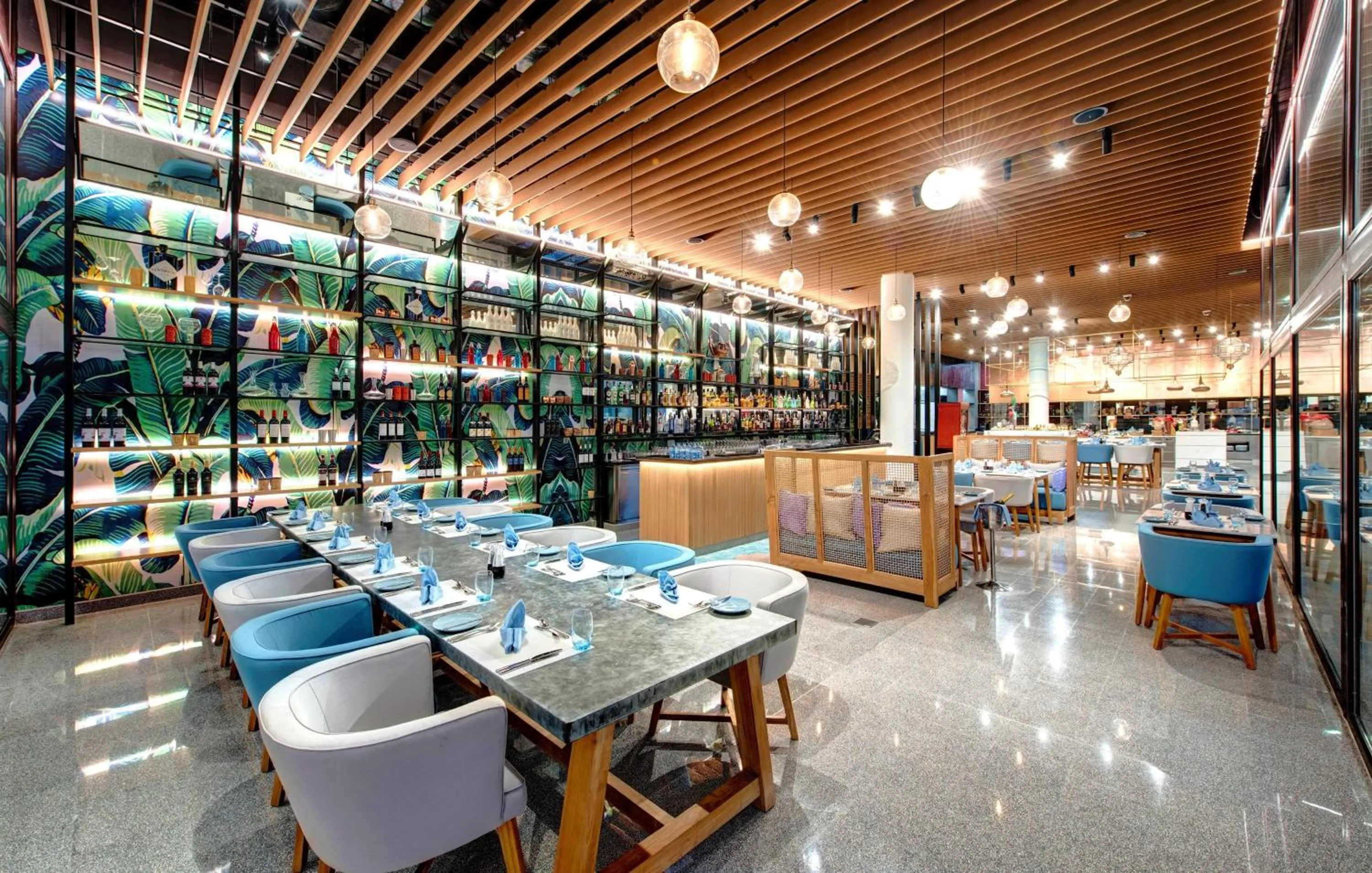 Restaurant/places to eat in Crowne Plaza Resort Salalah by IHG