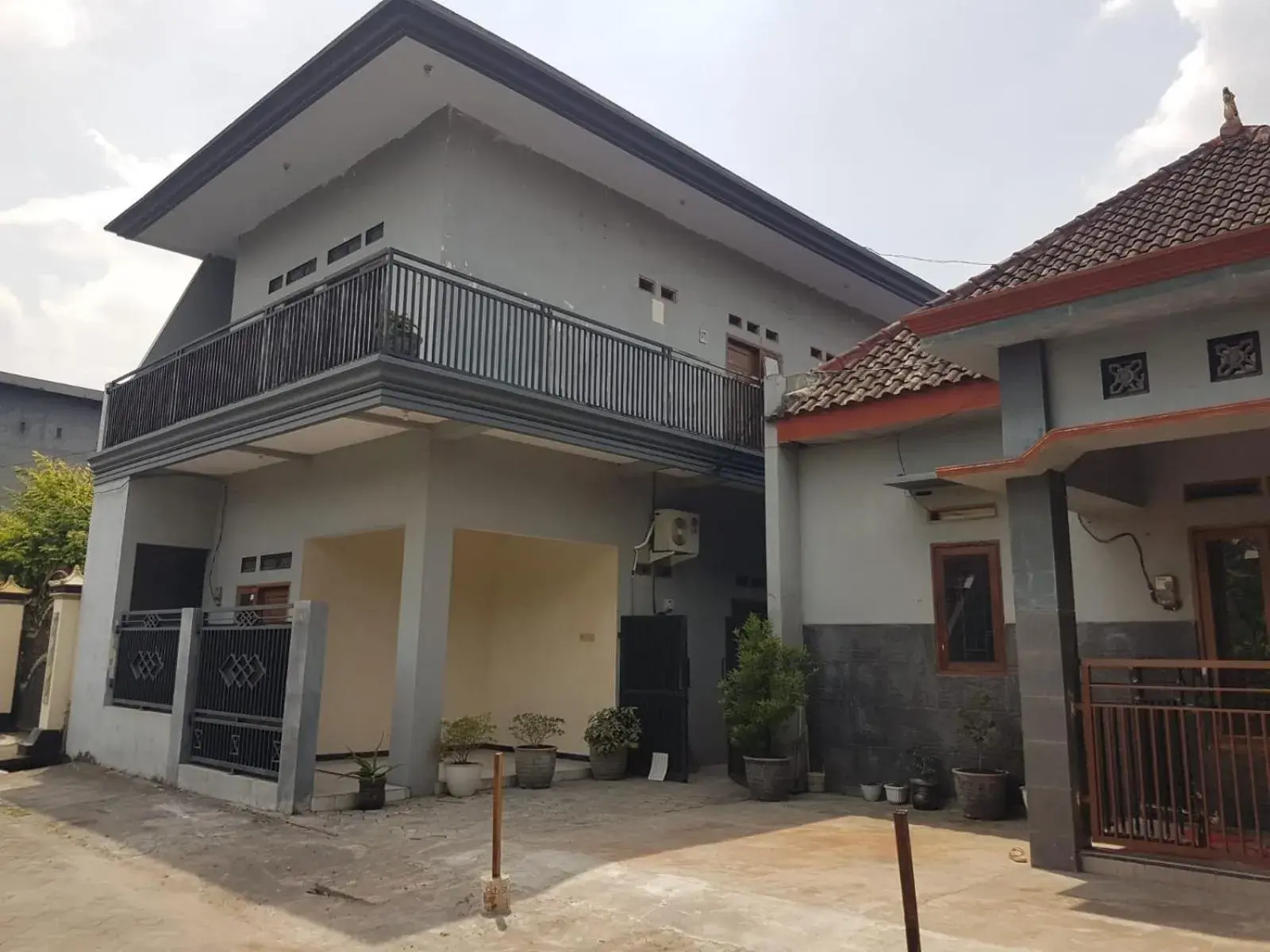 Property building in Selaras Kost Syariah Property building in Selaras Kost Syariah