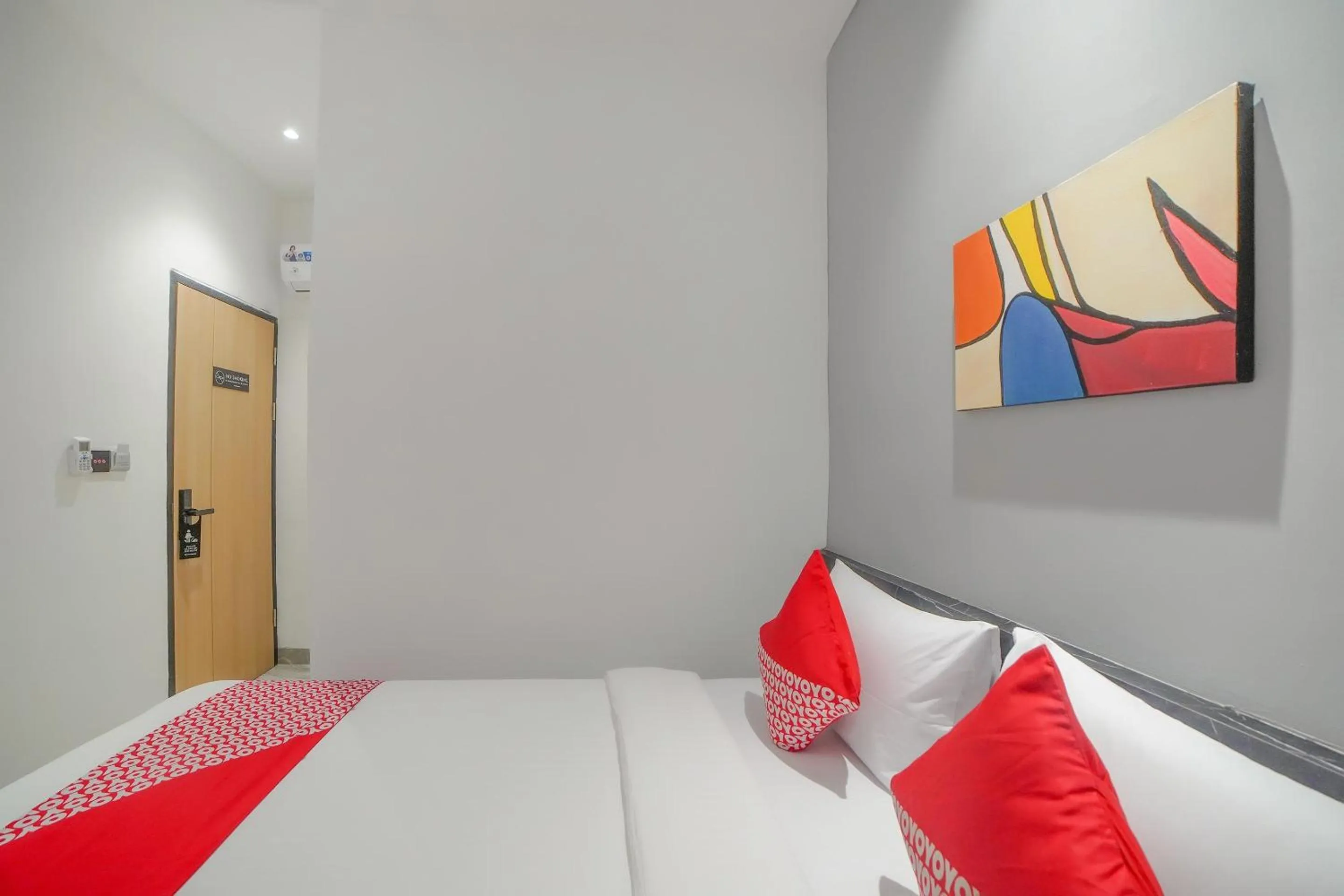 Bedroom, Bed in Capital O 90447 Kardopa Hotel Megapark