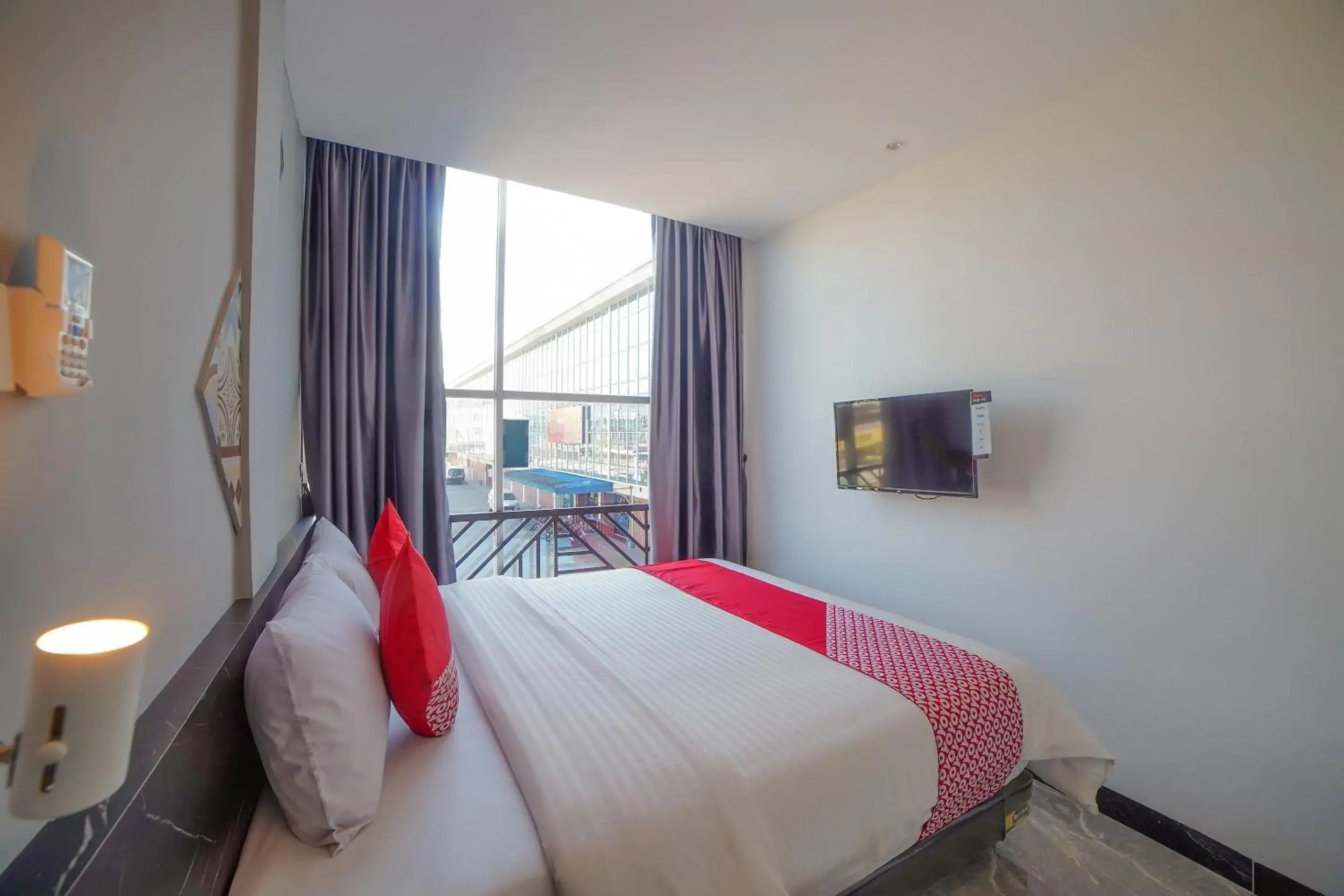 Bedroom, Bed in Capital O 90447 Kardopa Hotel Megapark Bedroom, Bed in Capital O 90447 Kardopa Hotel Megapark