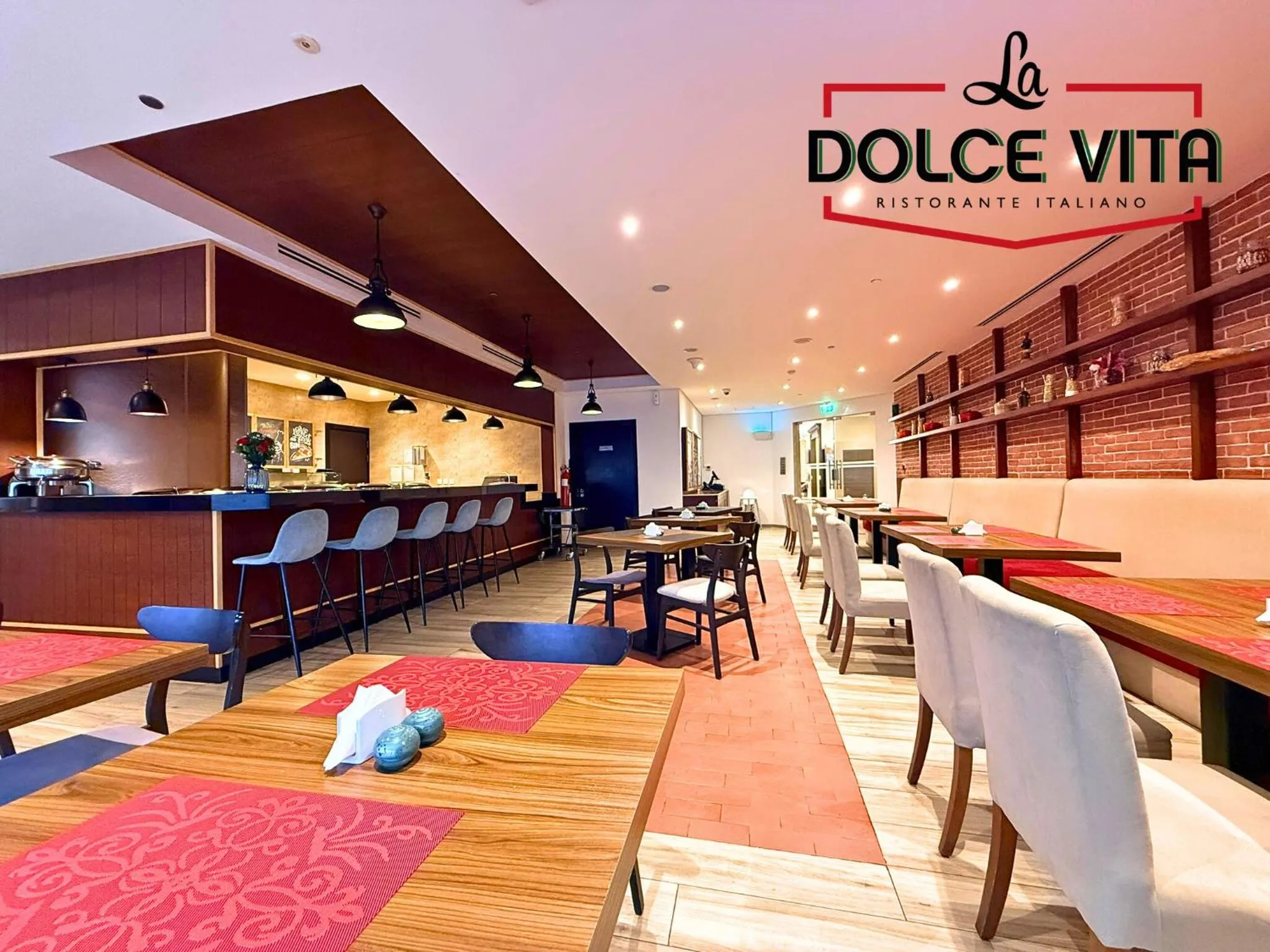 Restaurant/places to eat in Asma Hotel Al Barsha