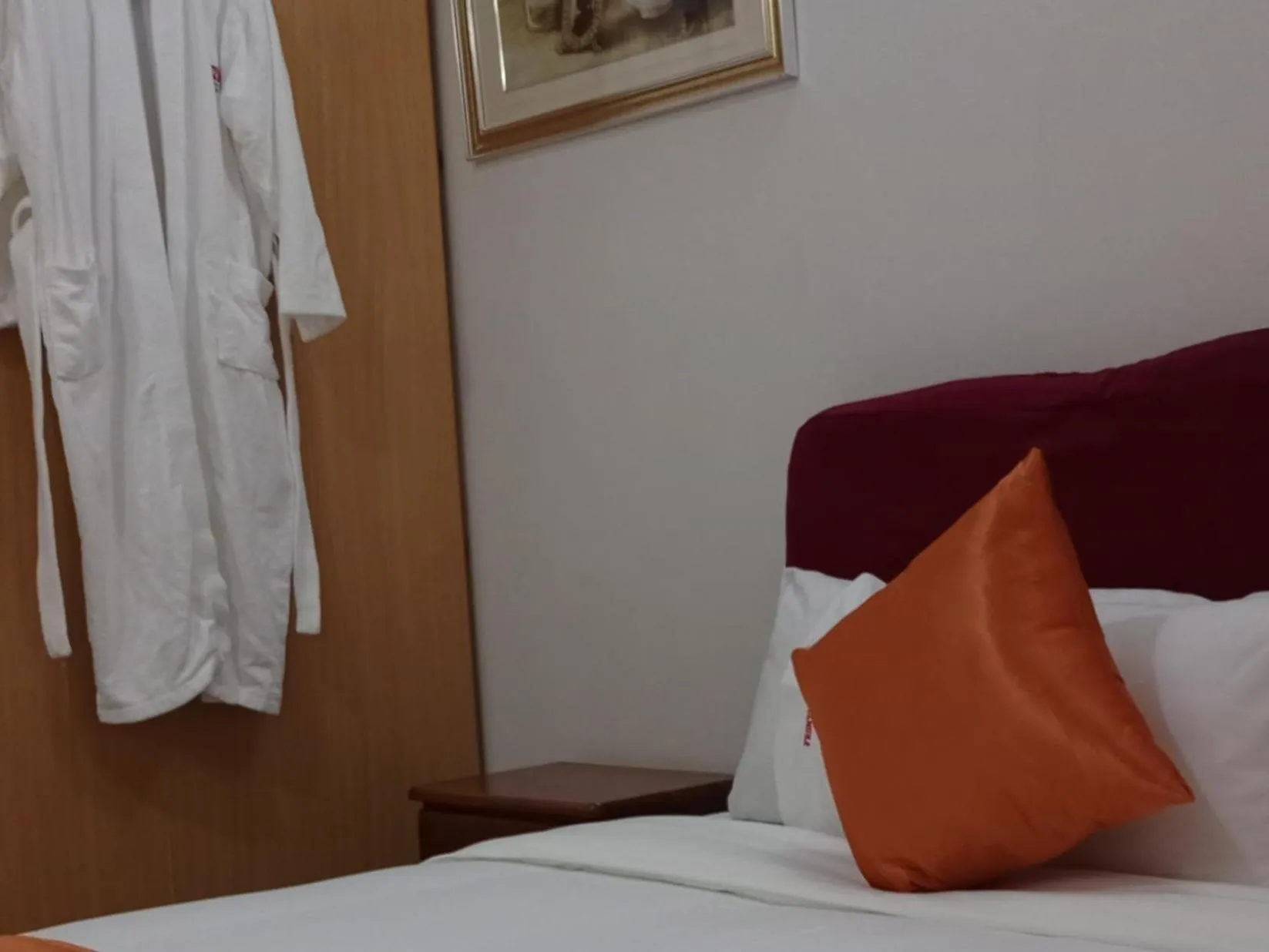 Bed in Frontiers Hotel & Conference Entebbe