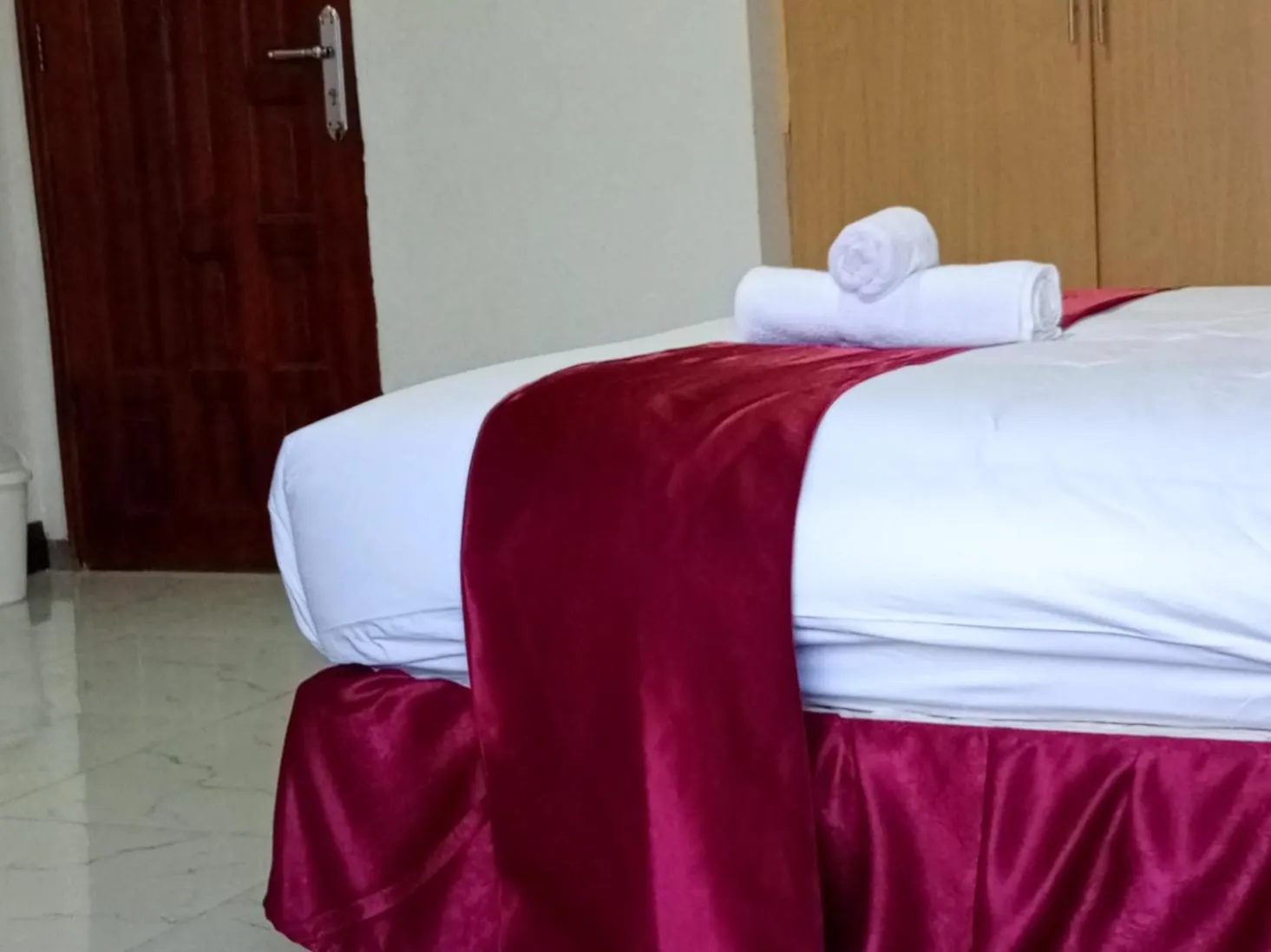 Bed in Frontiers Hotel & Conference Entebbe