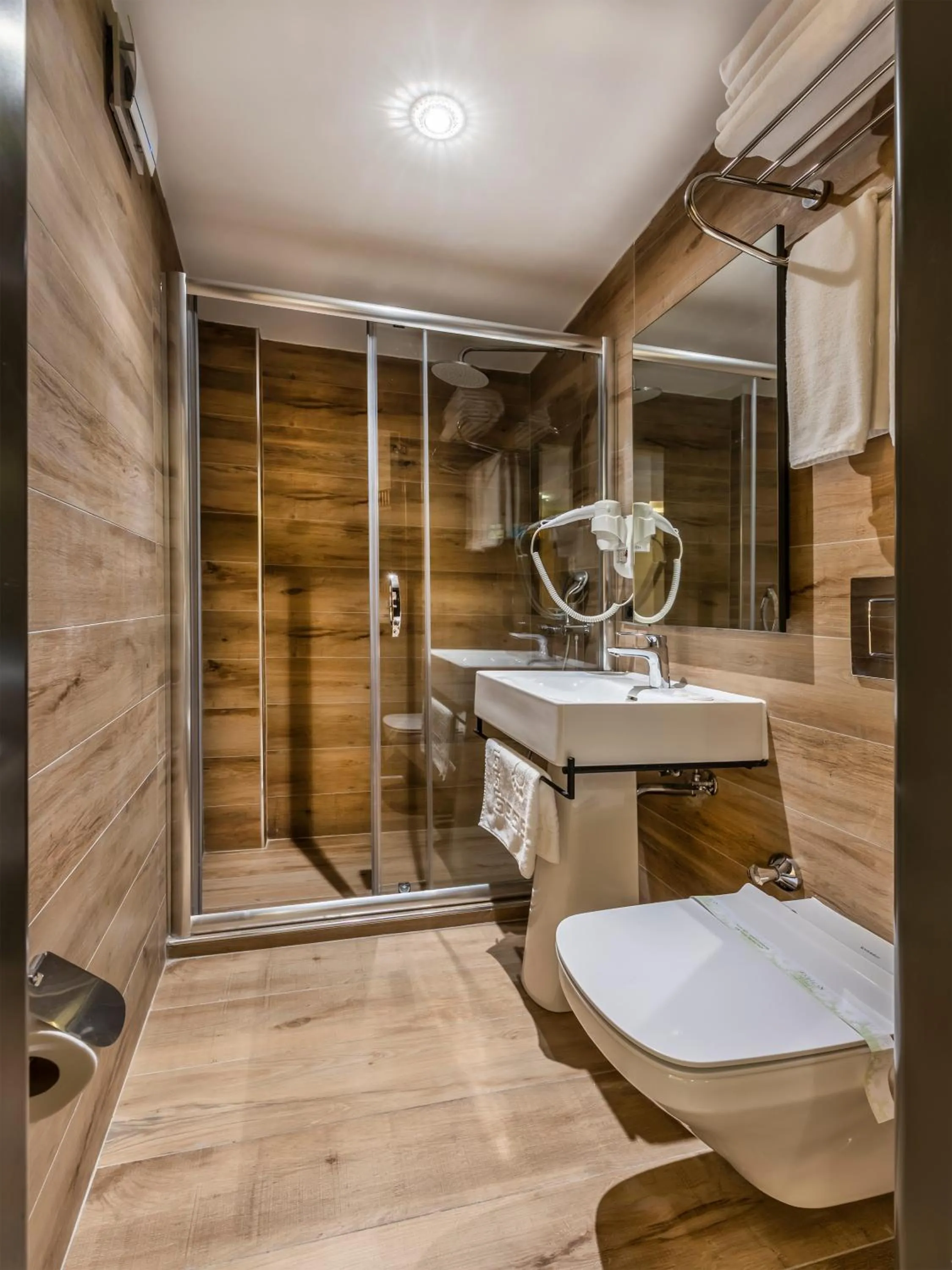 Hot Spring Bath in Endican Sultanahmet Hotel