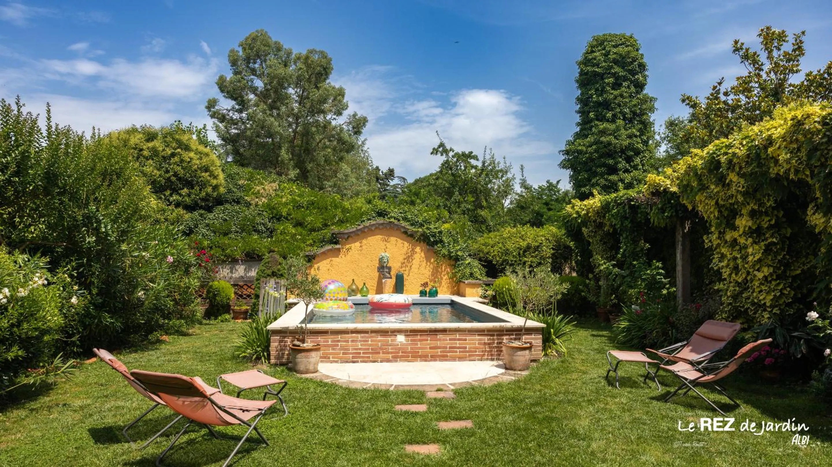 Garden in Le Rez de Jardin Albi