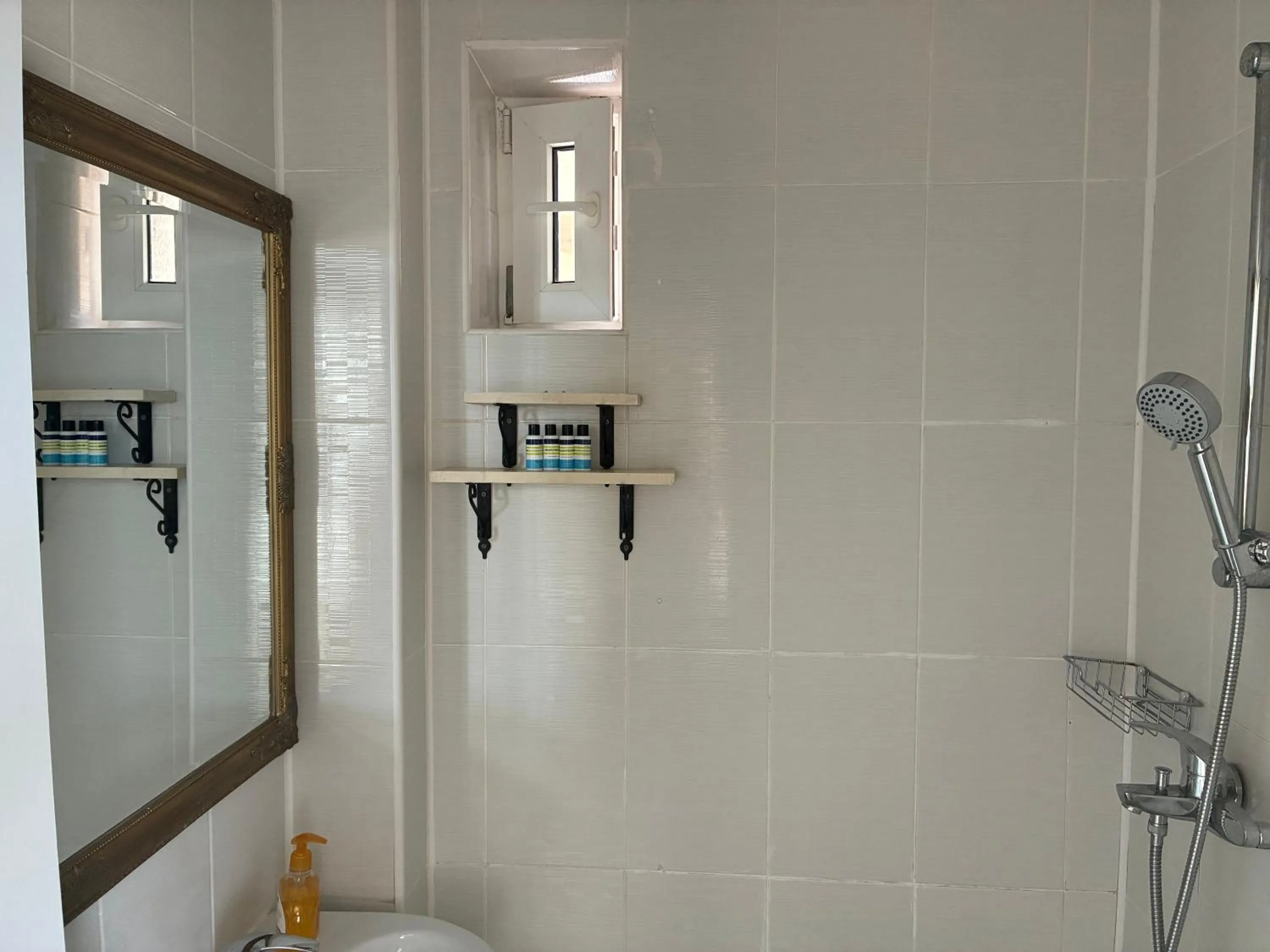 Bathroom in ElStefanino House