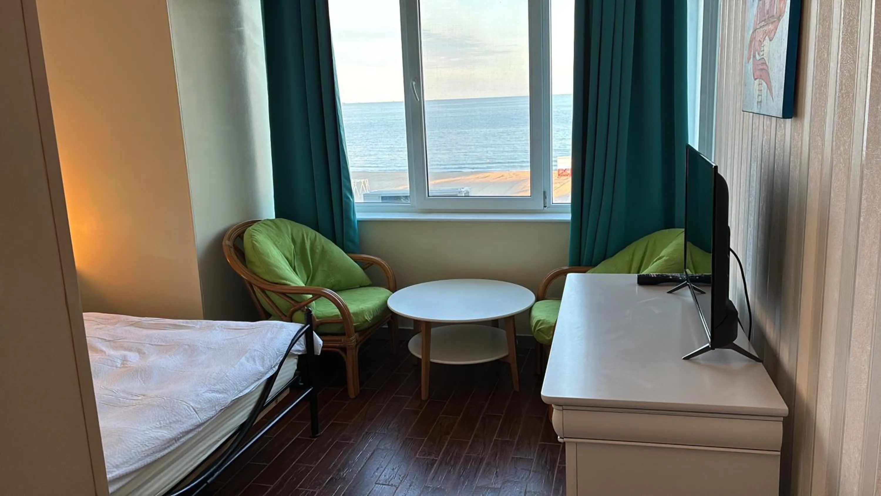 Photo of the whole room in ElStefanino House