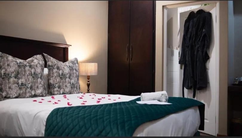 Bed in Alveston Manor Boutique Hotel & Spa