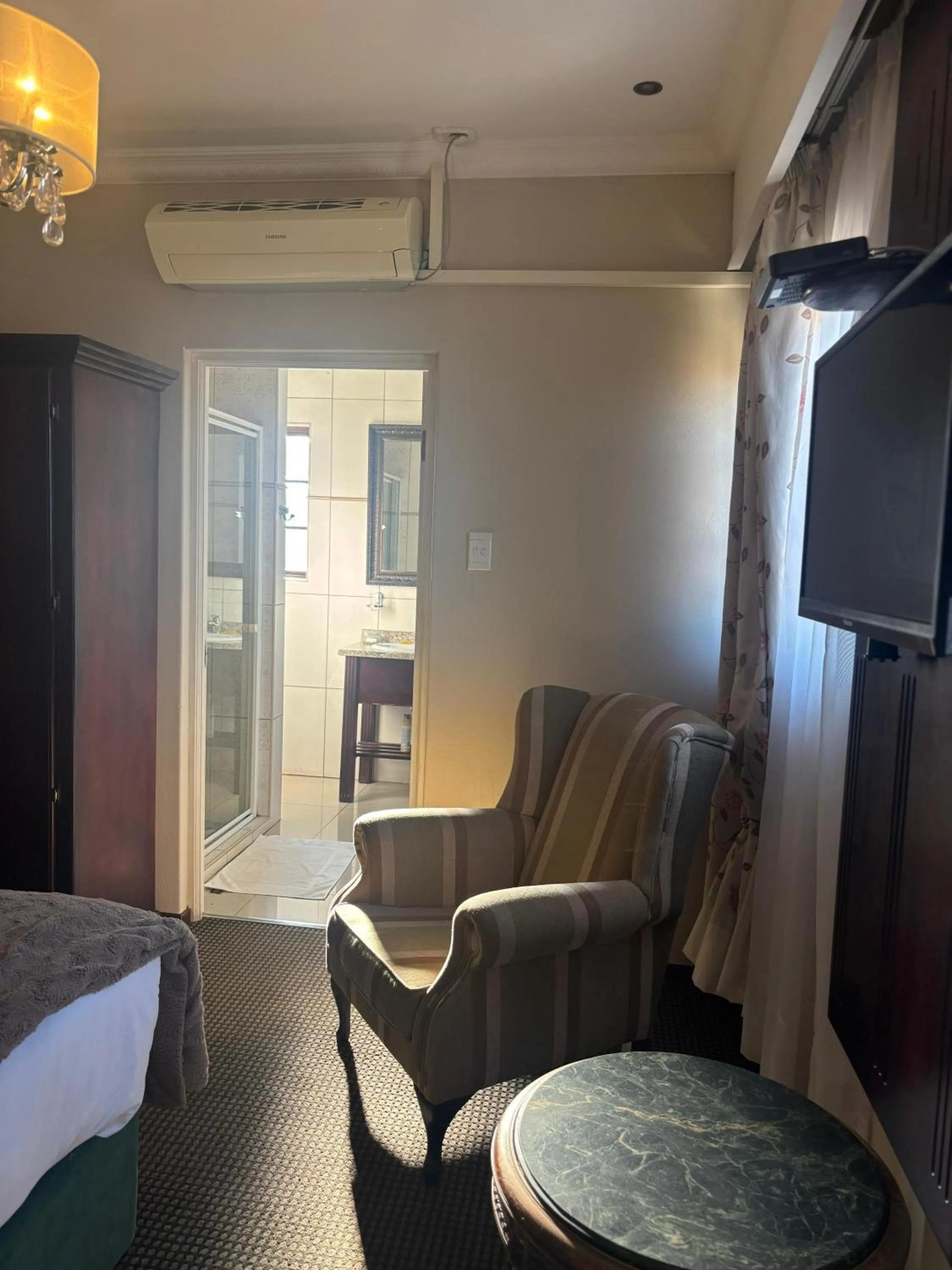 Bed in Alveston Manor Boutique Hotel & Spa