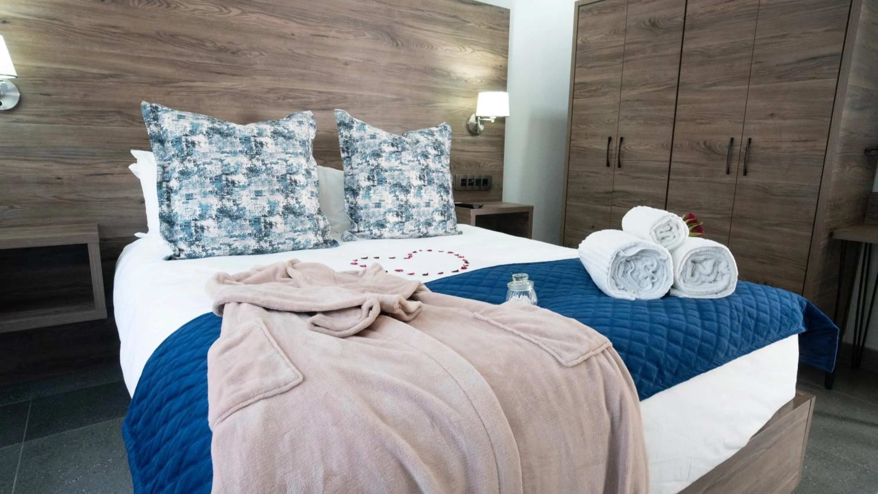 Bed in Alveston Manor Boutique Hotel & Spa