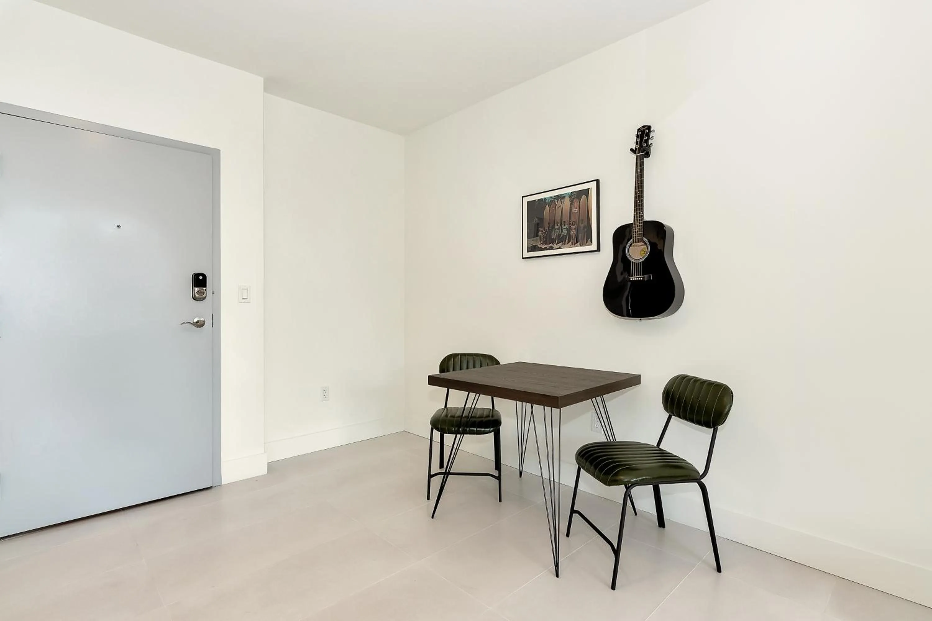 Dining area in Roami at Grove 27