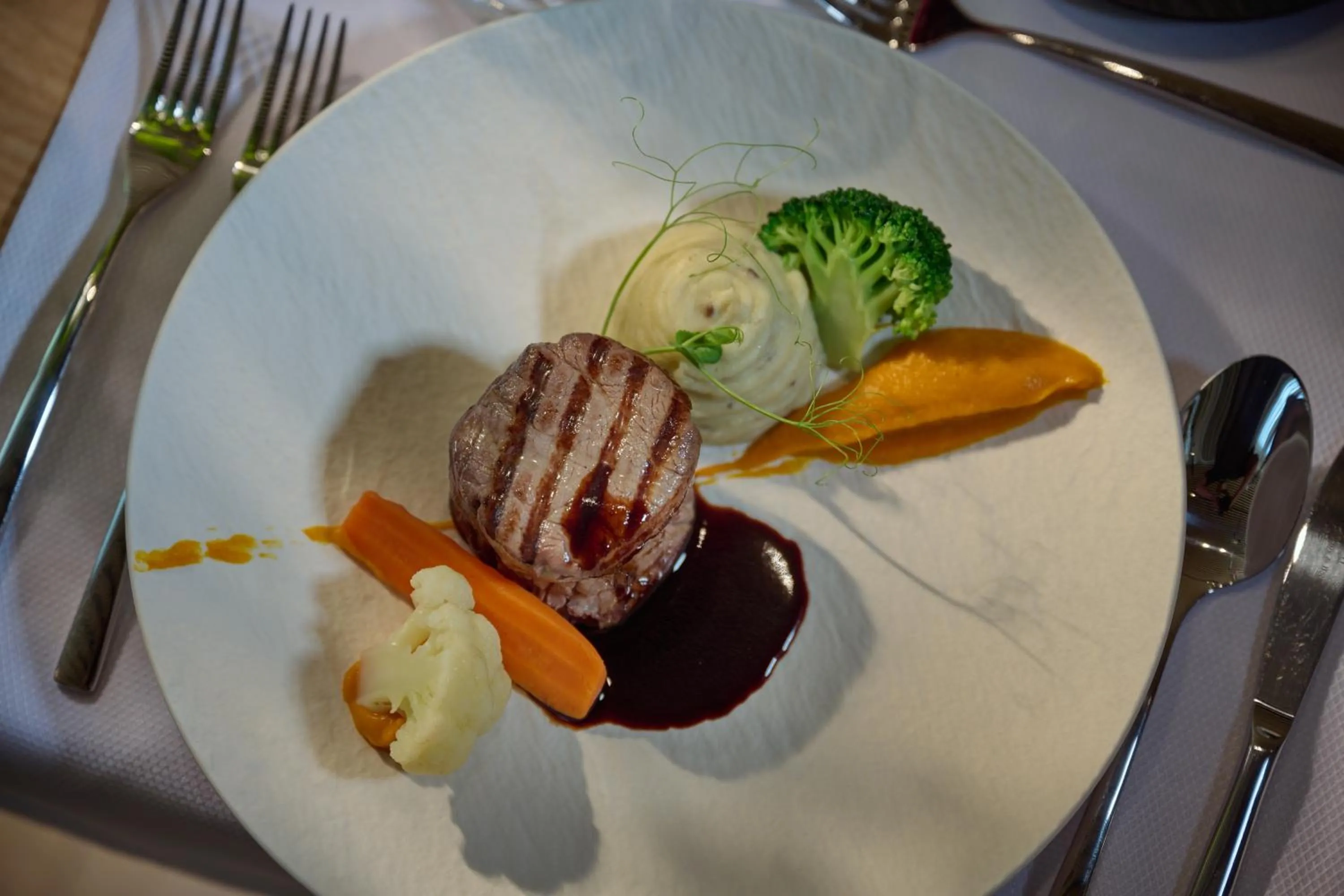 Food and drinks in Triangel Boutique Hotel