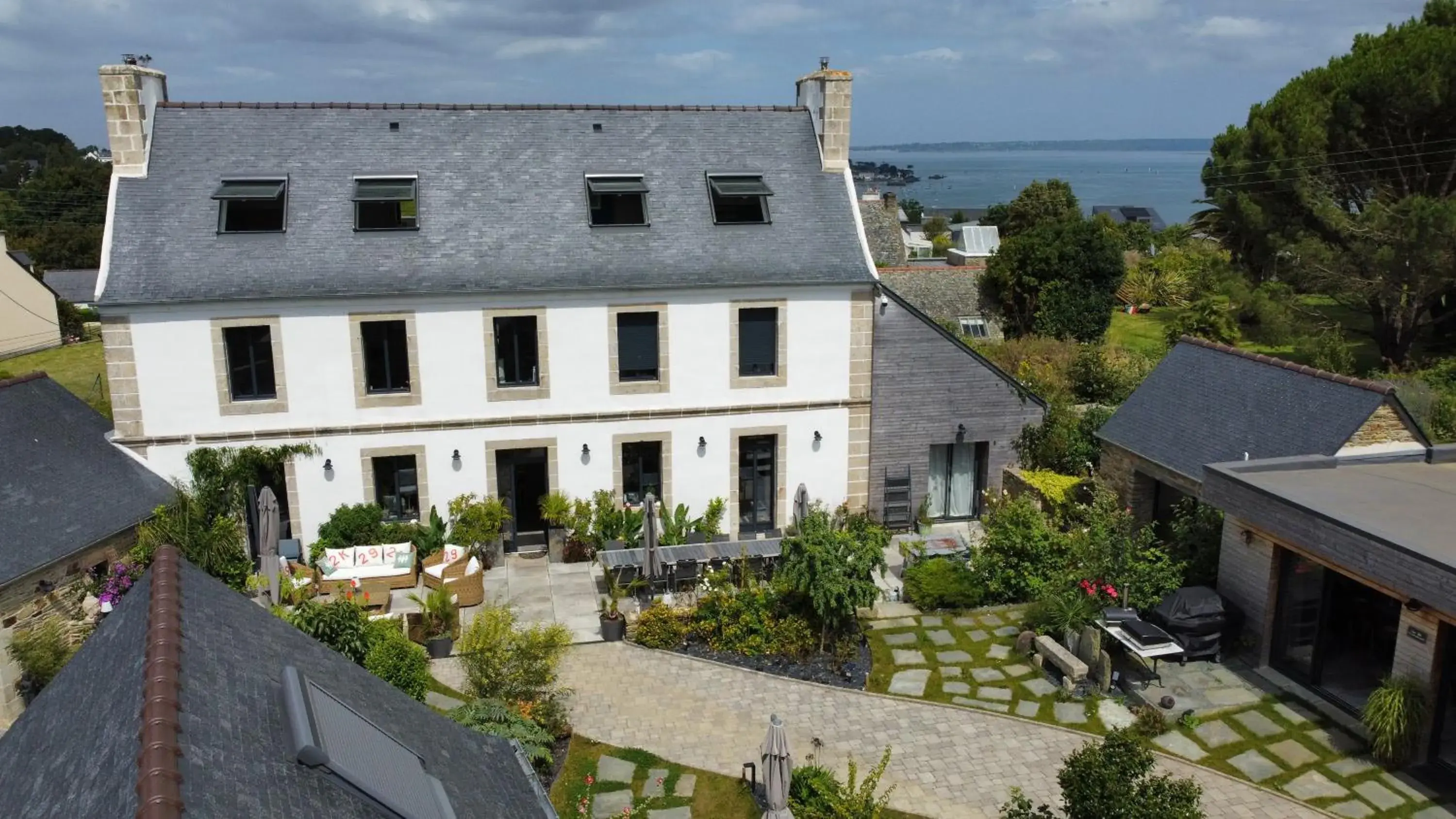 L’ARDOISIÈRE, maison d’hôtes et d’amis L’ARDOISIÈRE, maison d’hôtes et d’amis
