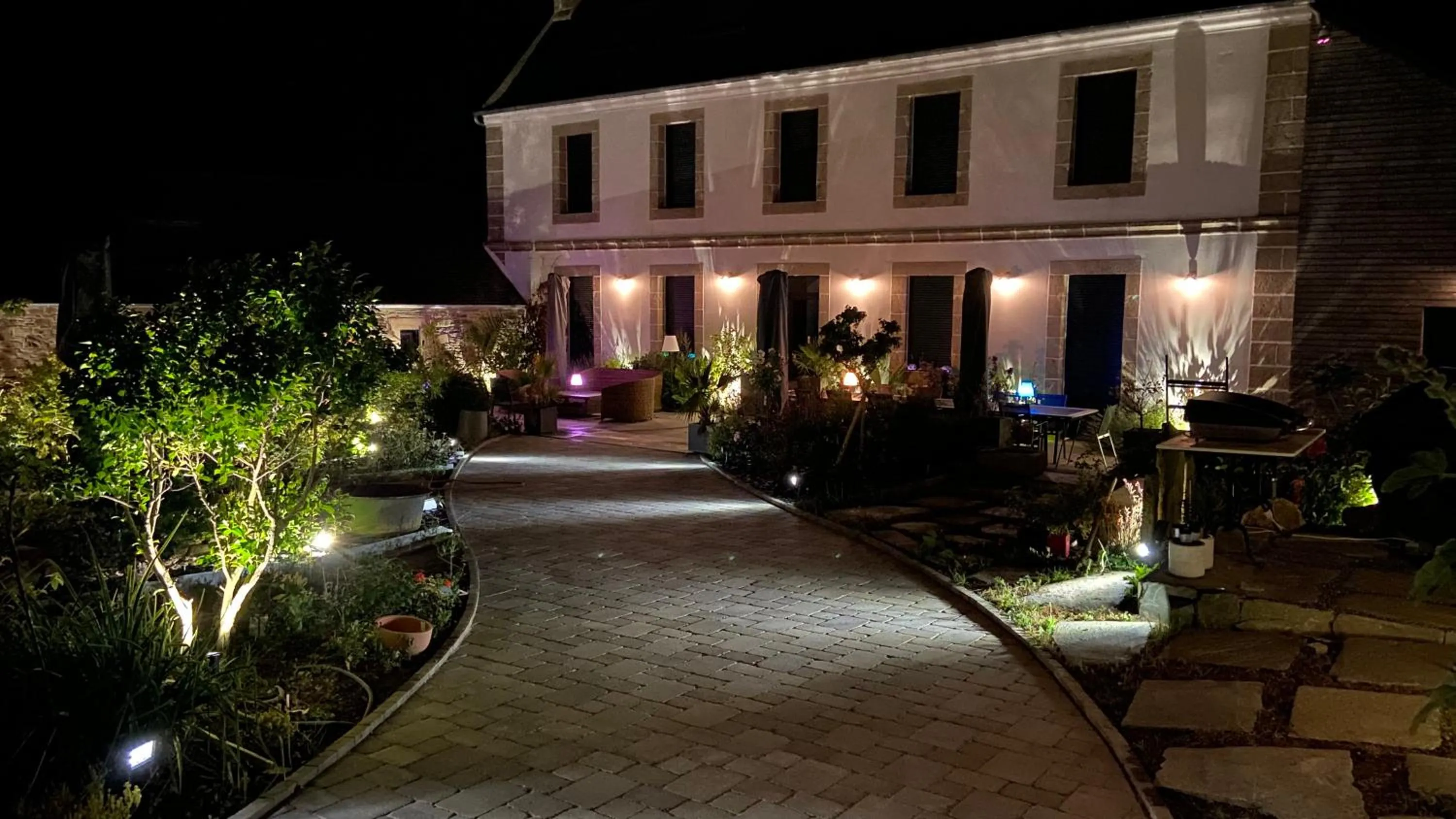 Property building in L’ARDOISIÈRE, maison d’hôtes et d’amis