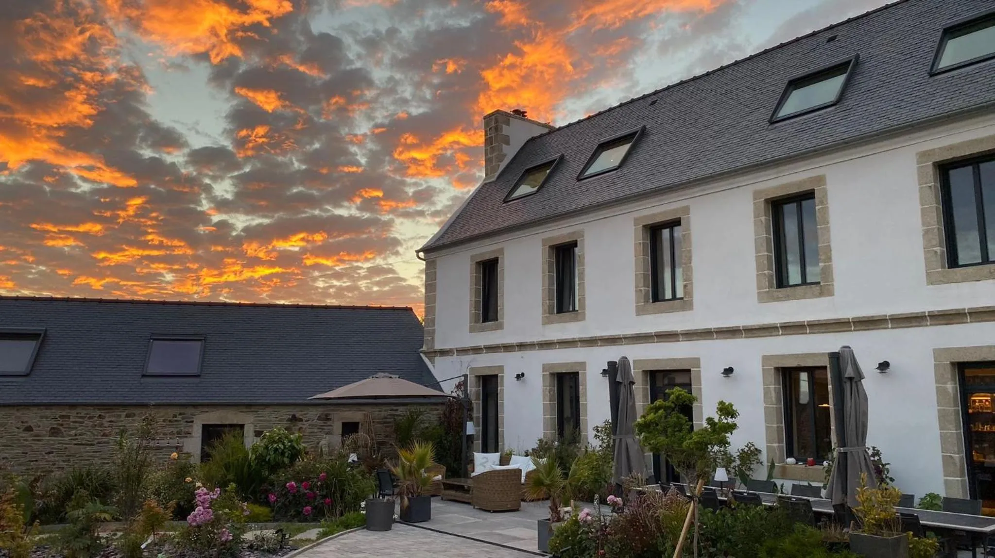 Property building in L’ARDOISIÈRE, maison d’hôtes et d’amis