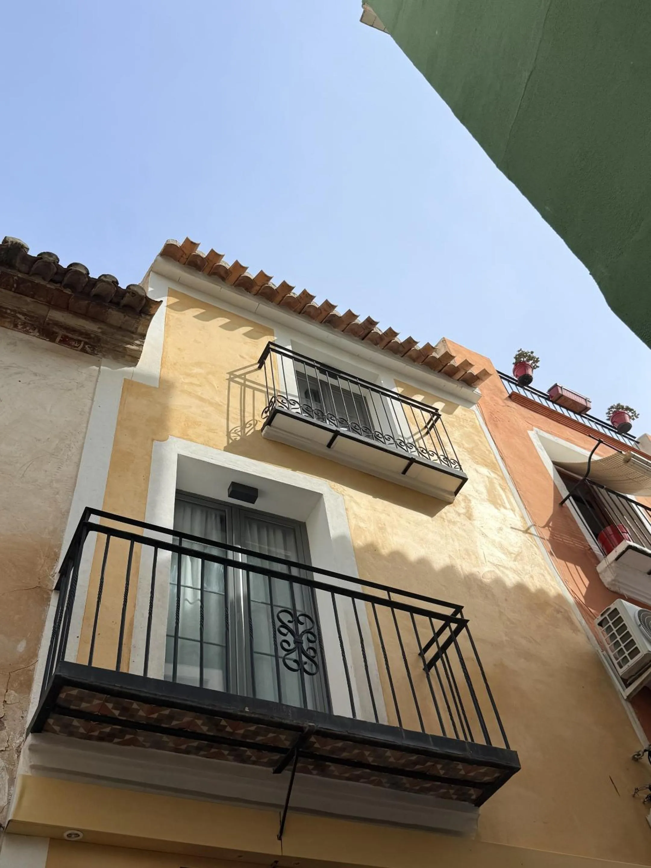 Property building in Pou