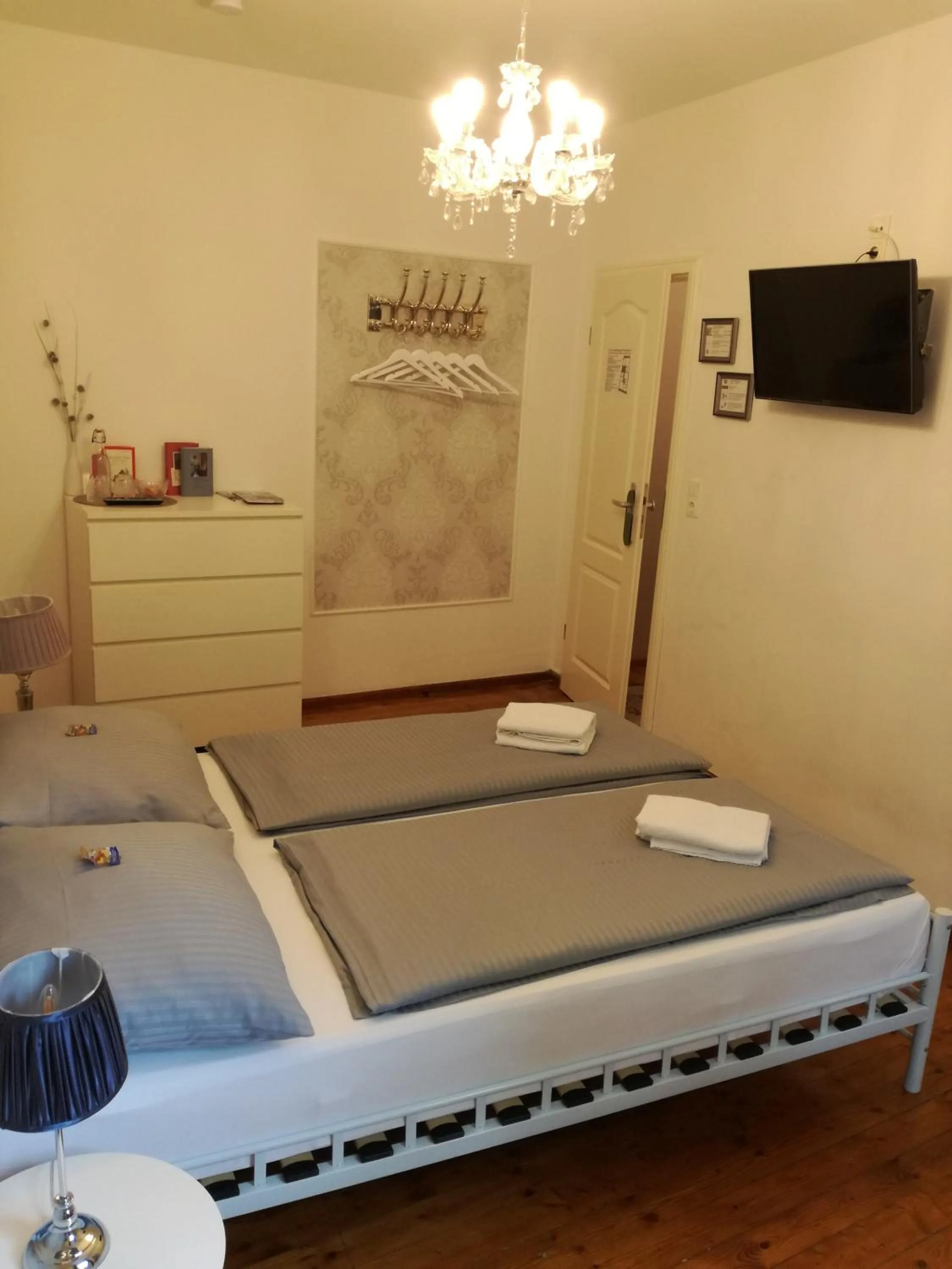 Photo of the whole room in Castle Hotel