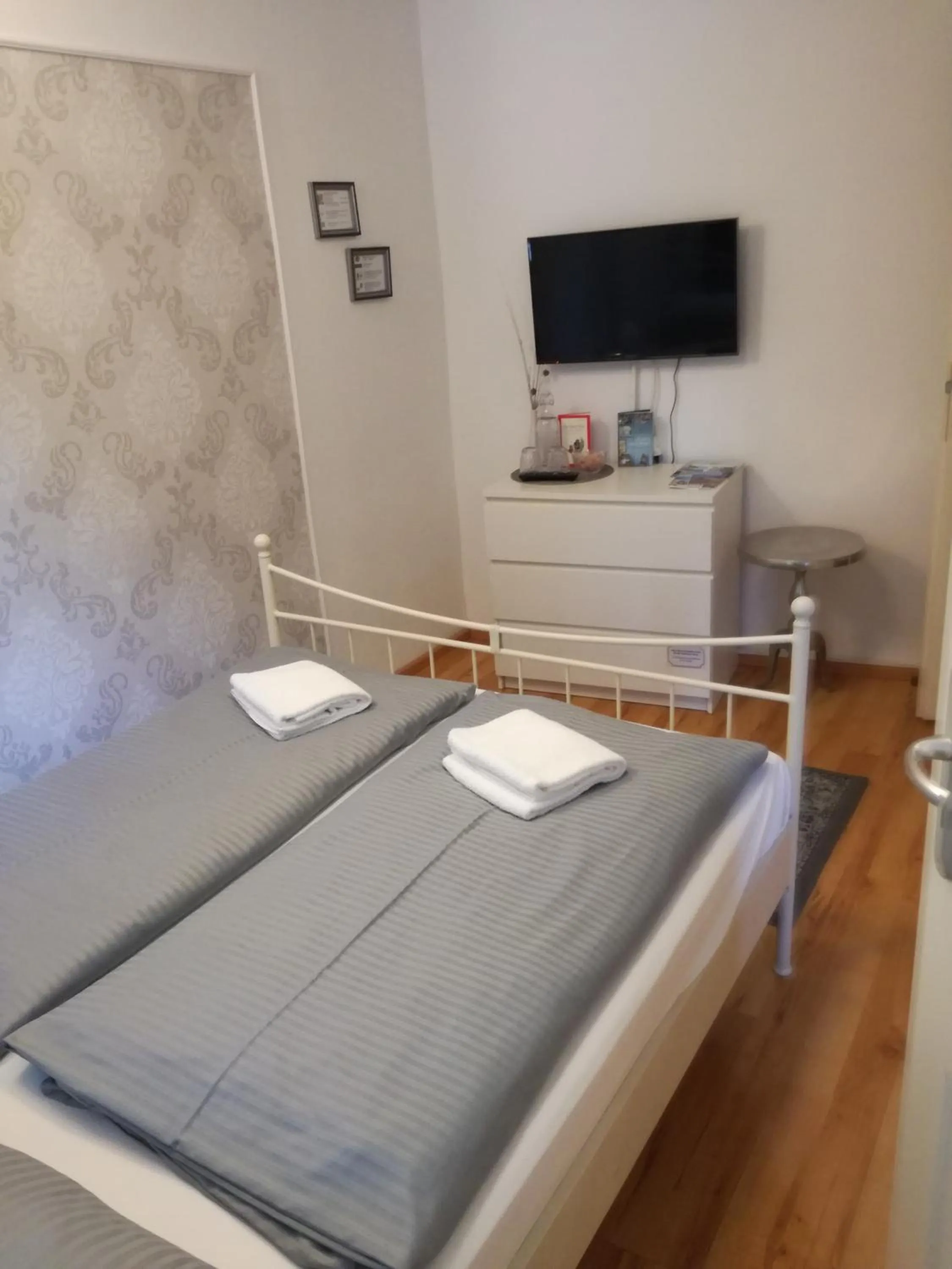 Photo of the whole room in Castle Hotel