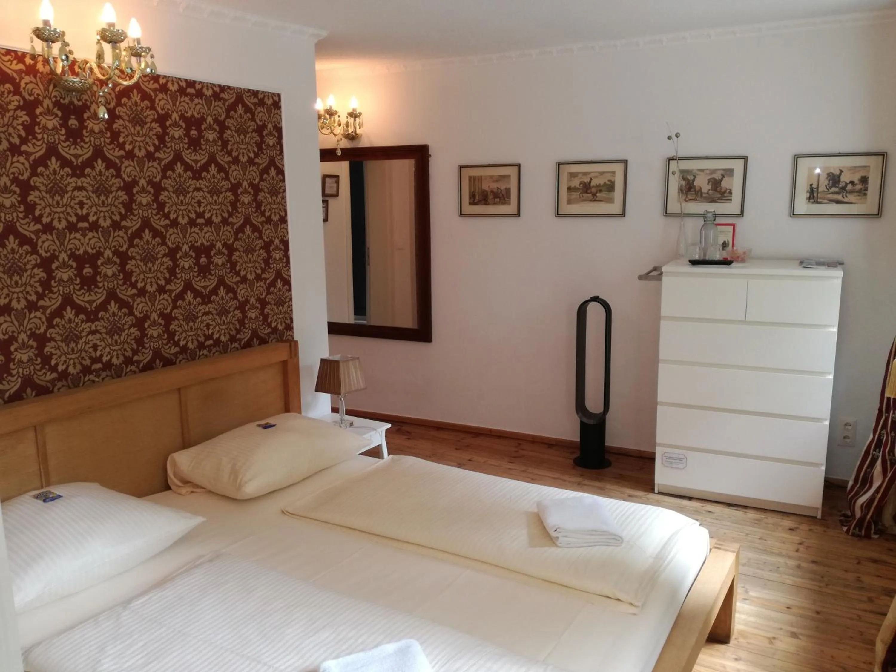 Photo of the whole room in Castle Hotel