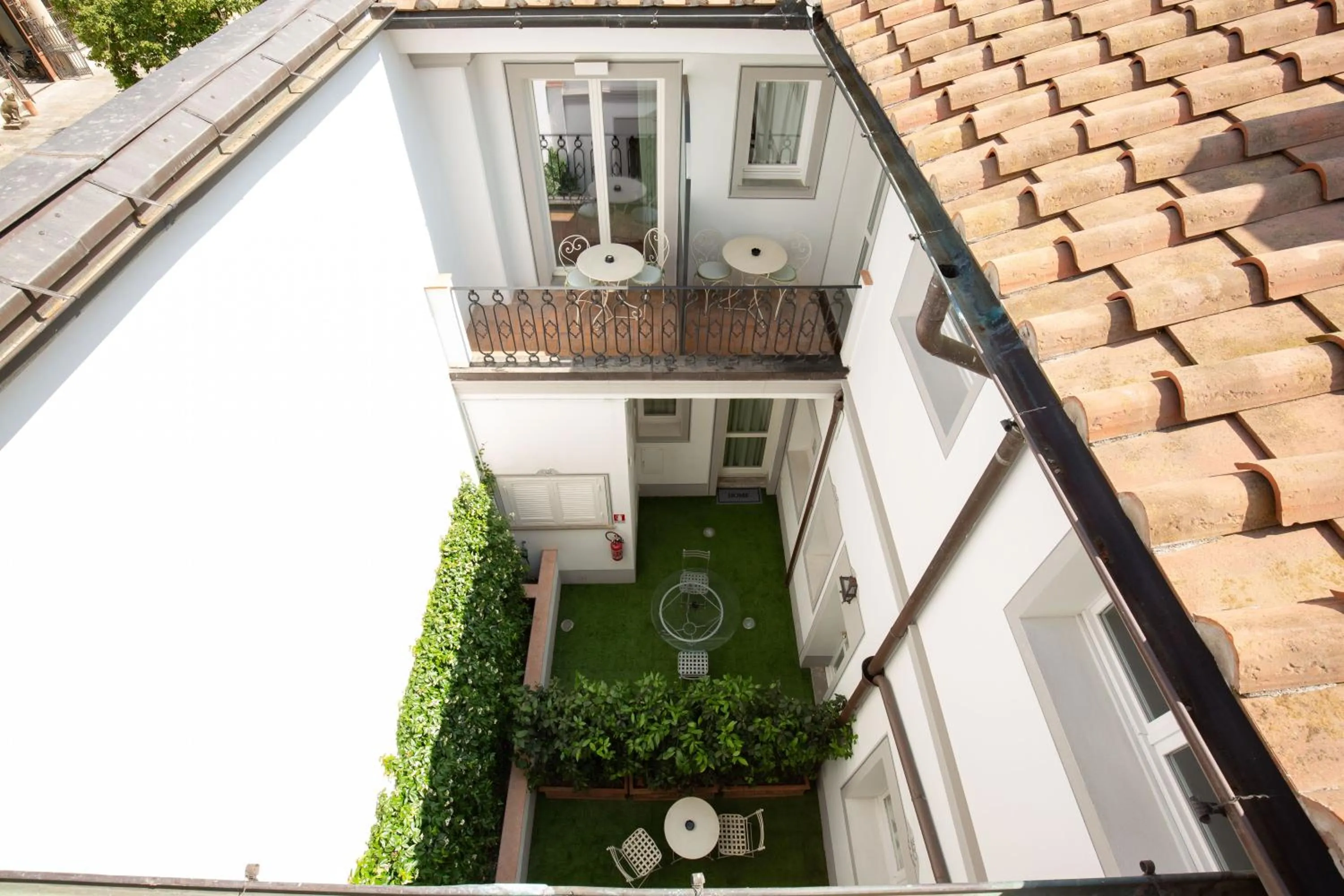 Inner courtyard view in Villa Tortorelli