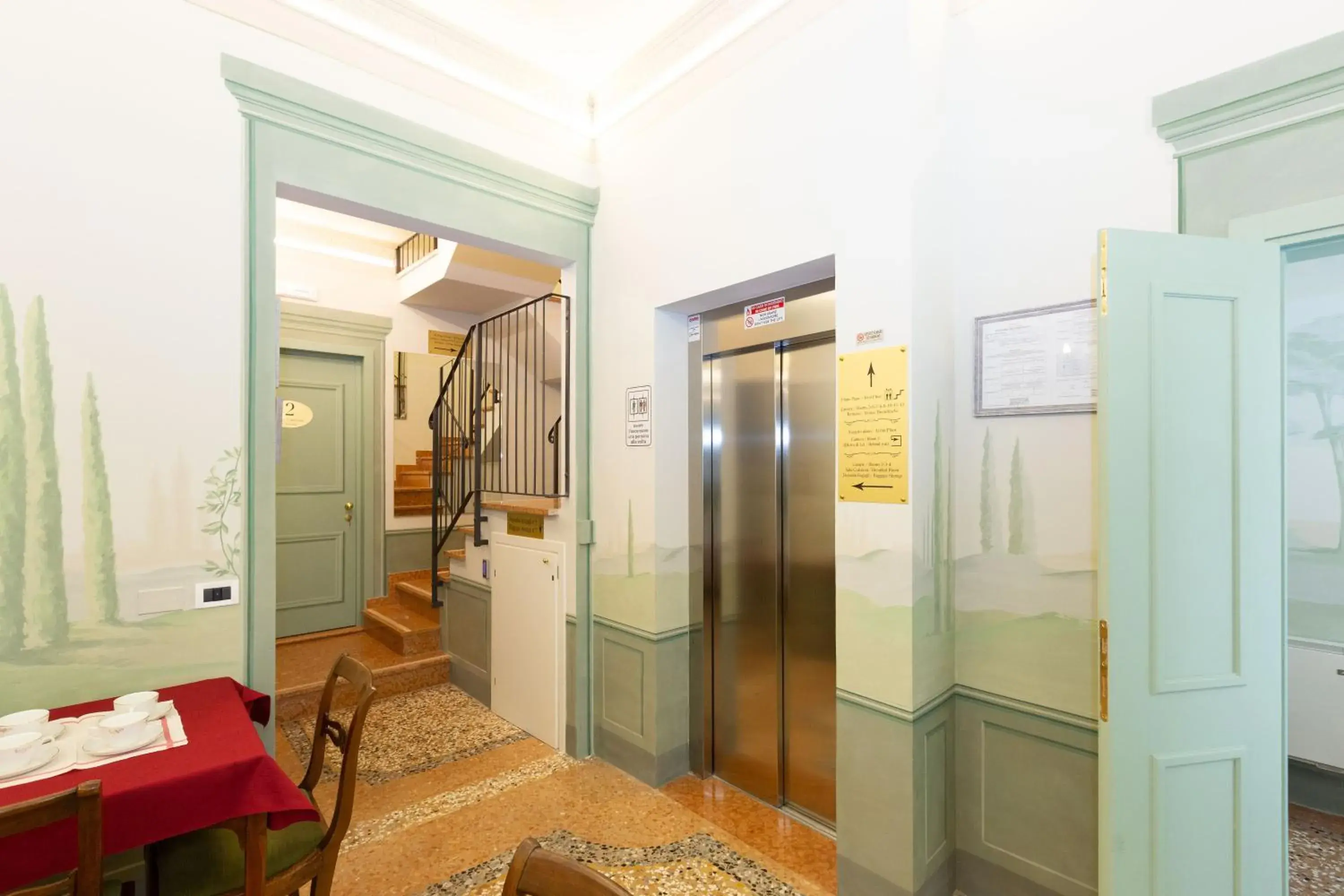 Facade/entrance in Villa Tortorelli Facade/entrance in Villa Tortorelli