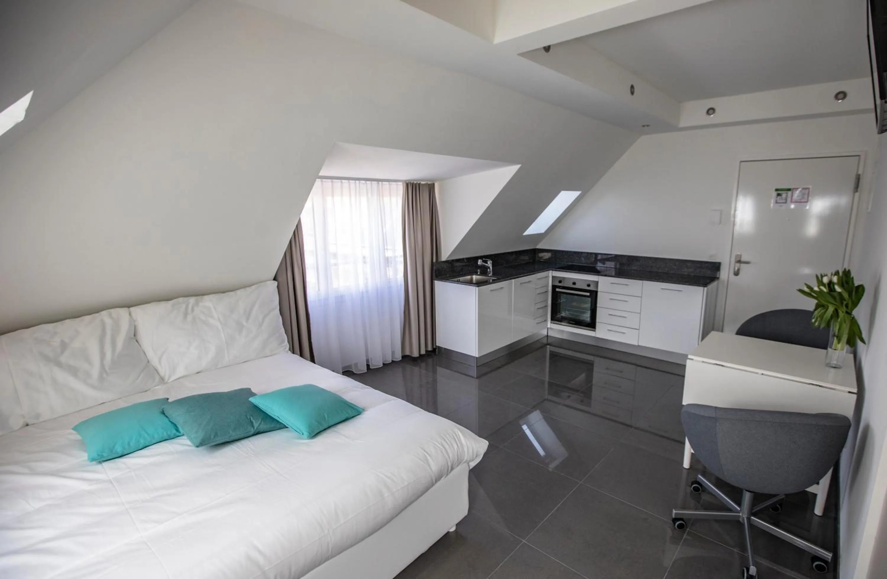 Bed in Self Check-In Hotel Kernhof Langstrasse