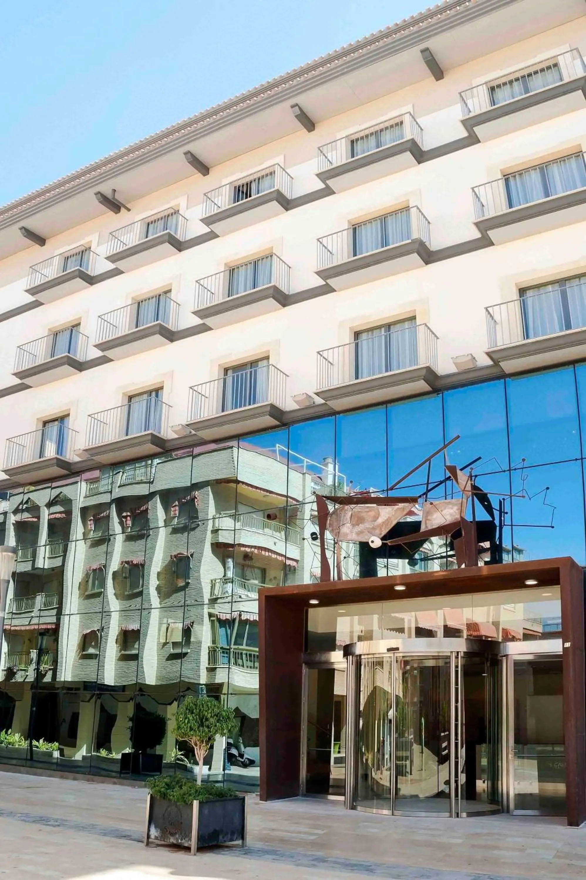 Facade/entrance in Hotel Ibersol Atrio del Mar