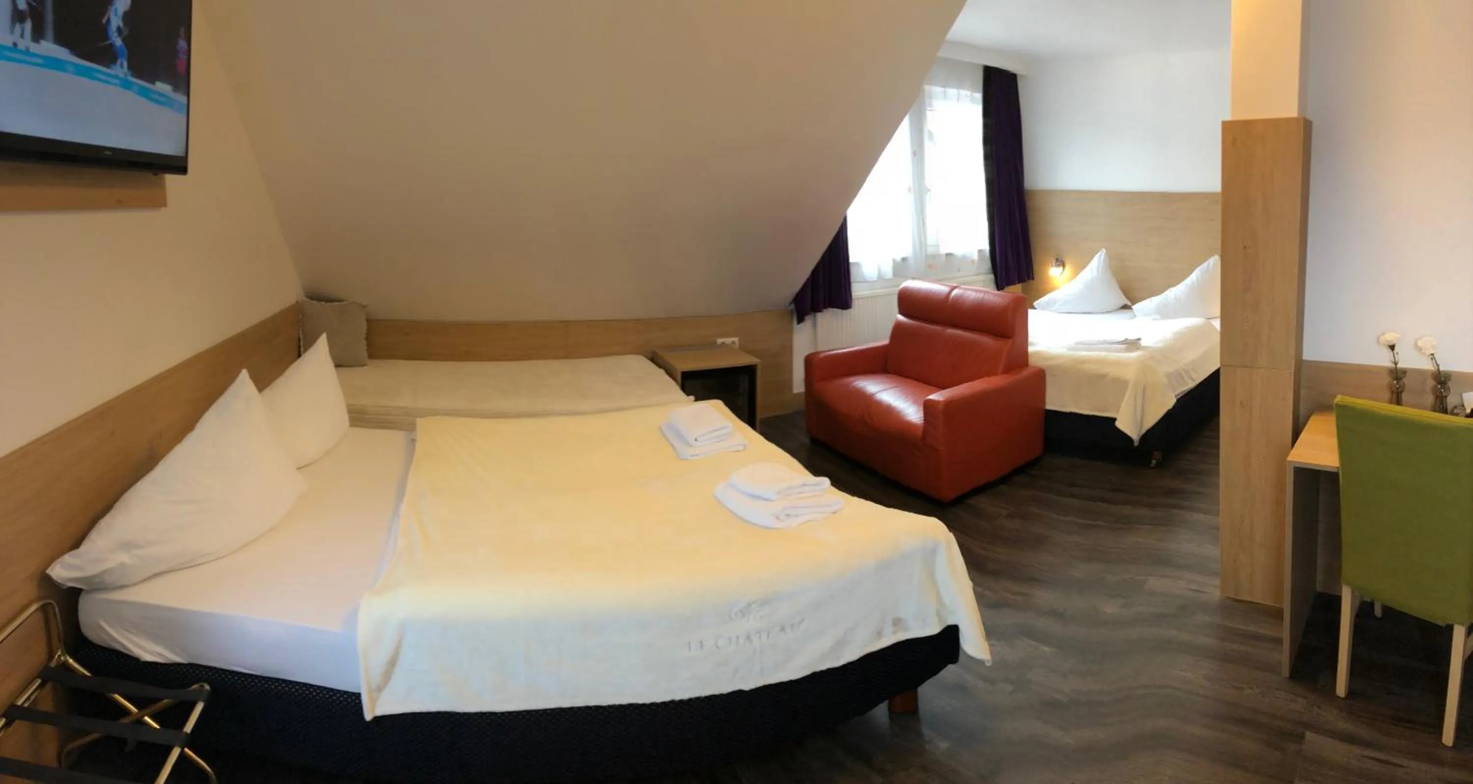 Photo of the whole room, Bed in Hotel Vogelweiderhof