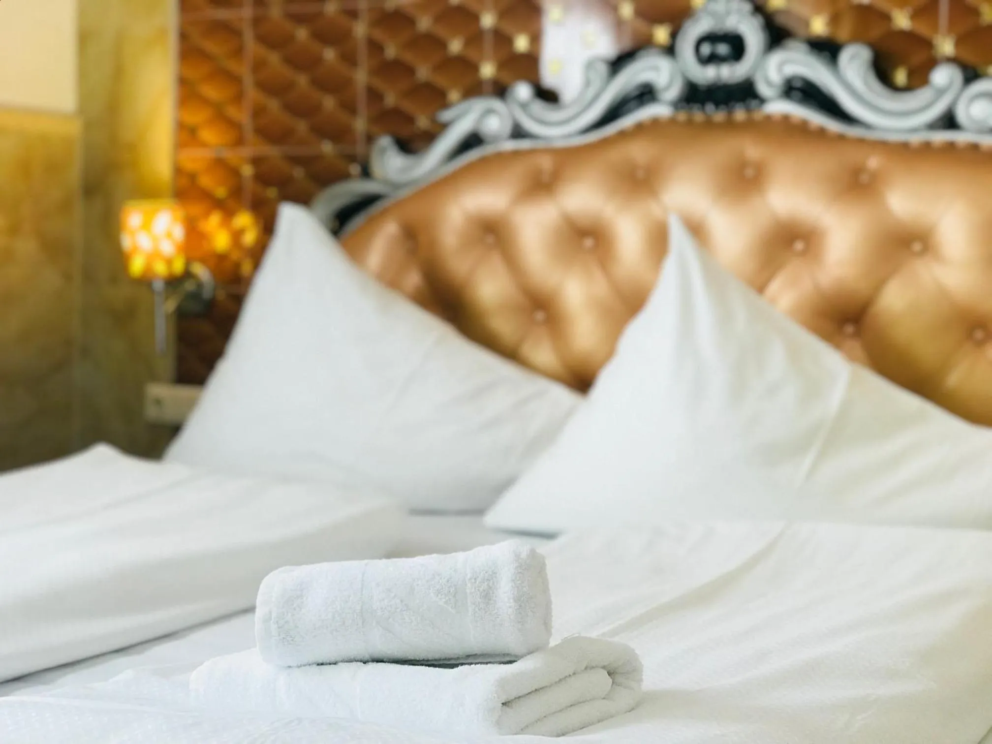 Shower, Bed in Hotel Vogelweiderhof