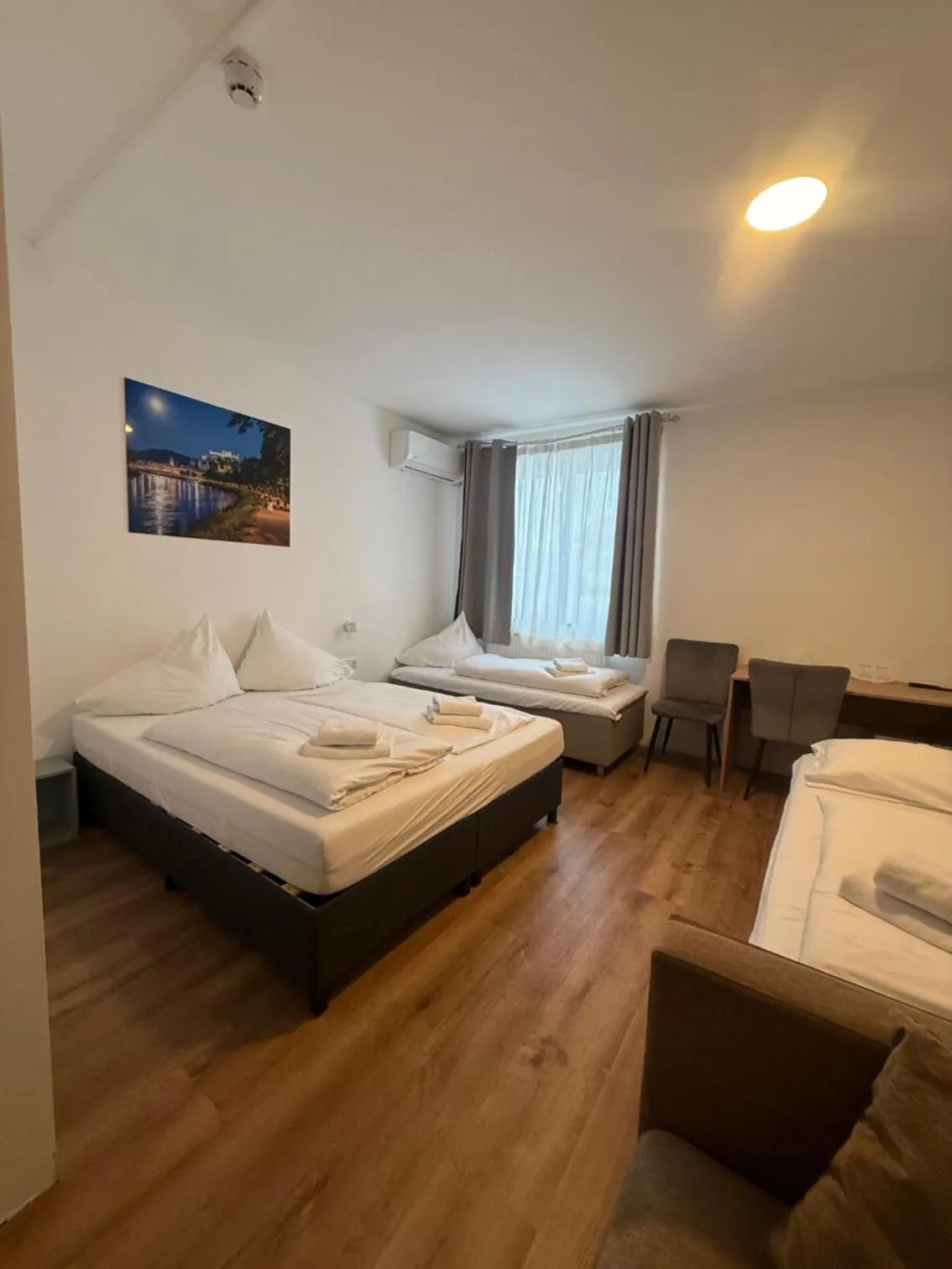 Photo of the whole room, Bed in Hotel Vogelweiderhof