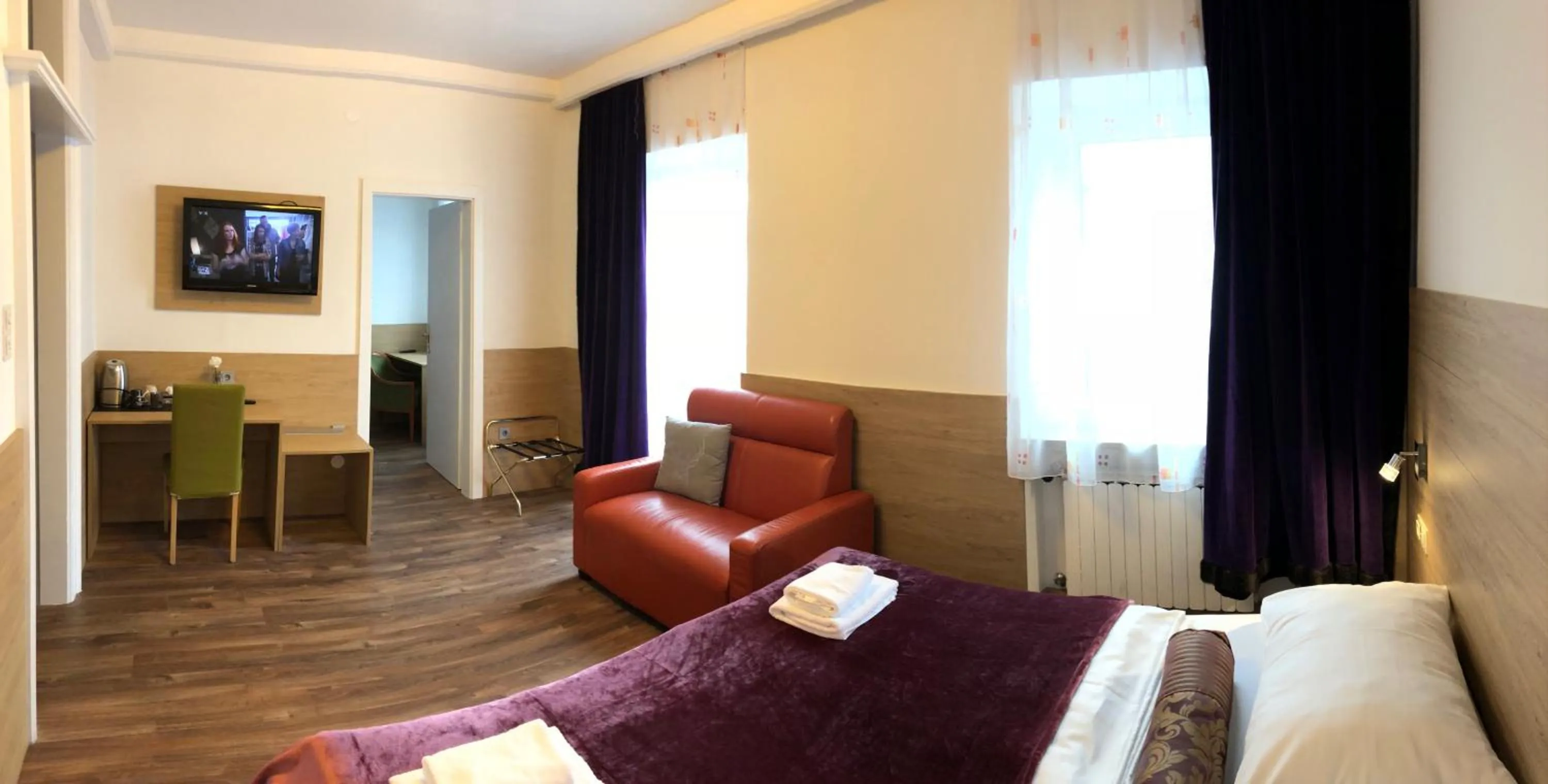 Photo of the whole room, Bed in Hotel Vogelweiderhof