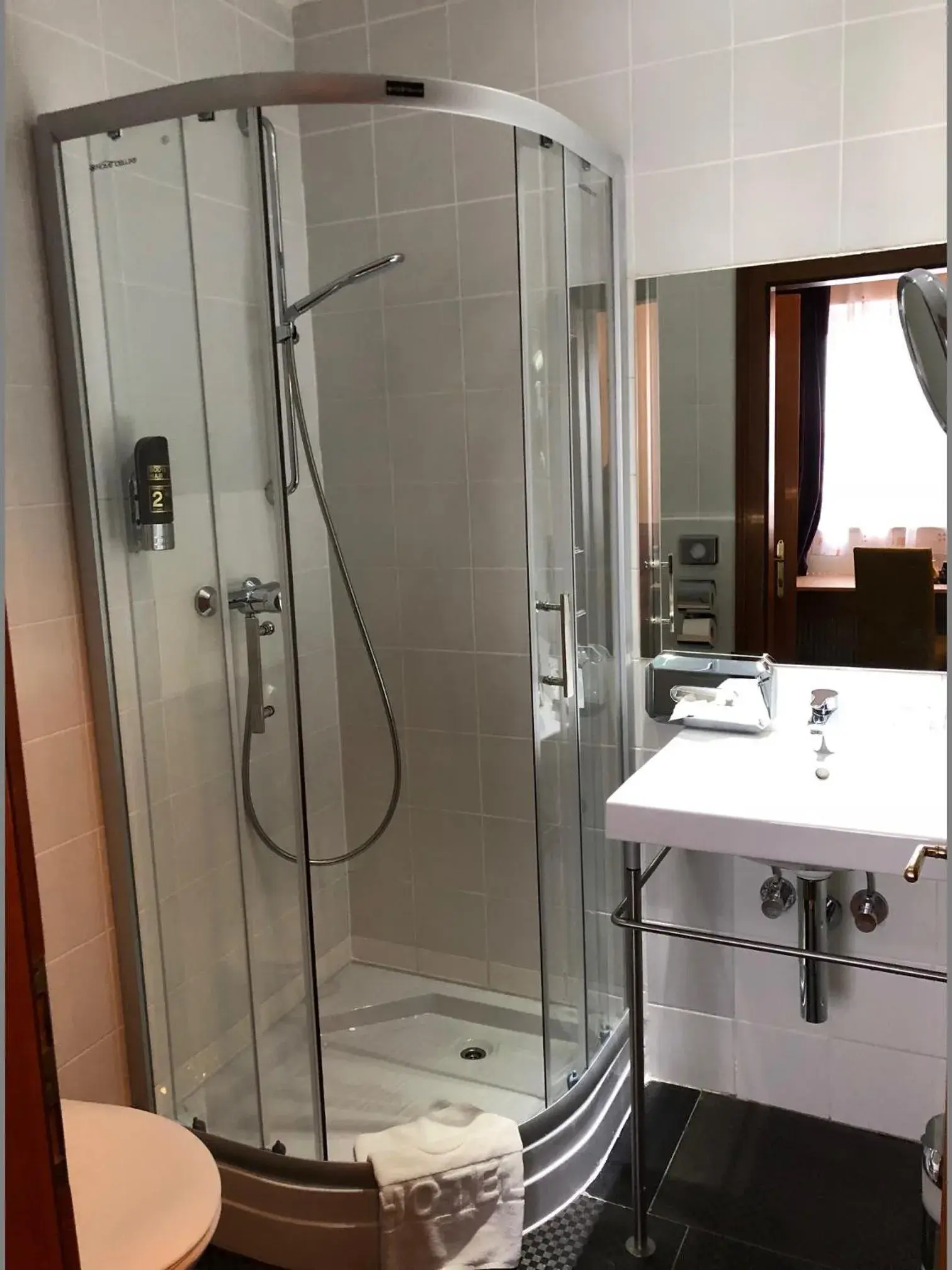 Shower, Bathroom in Hotel Vogelweiderhof