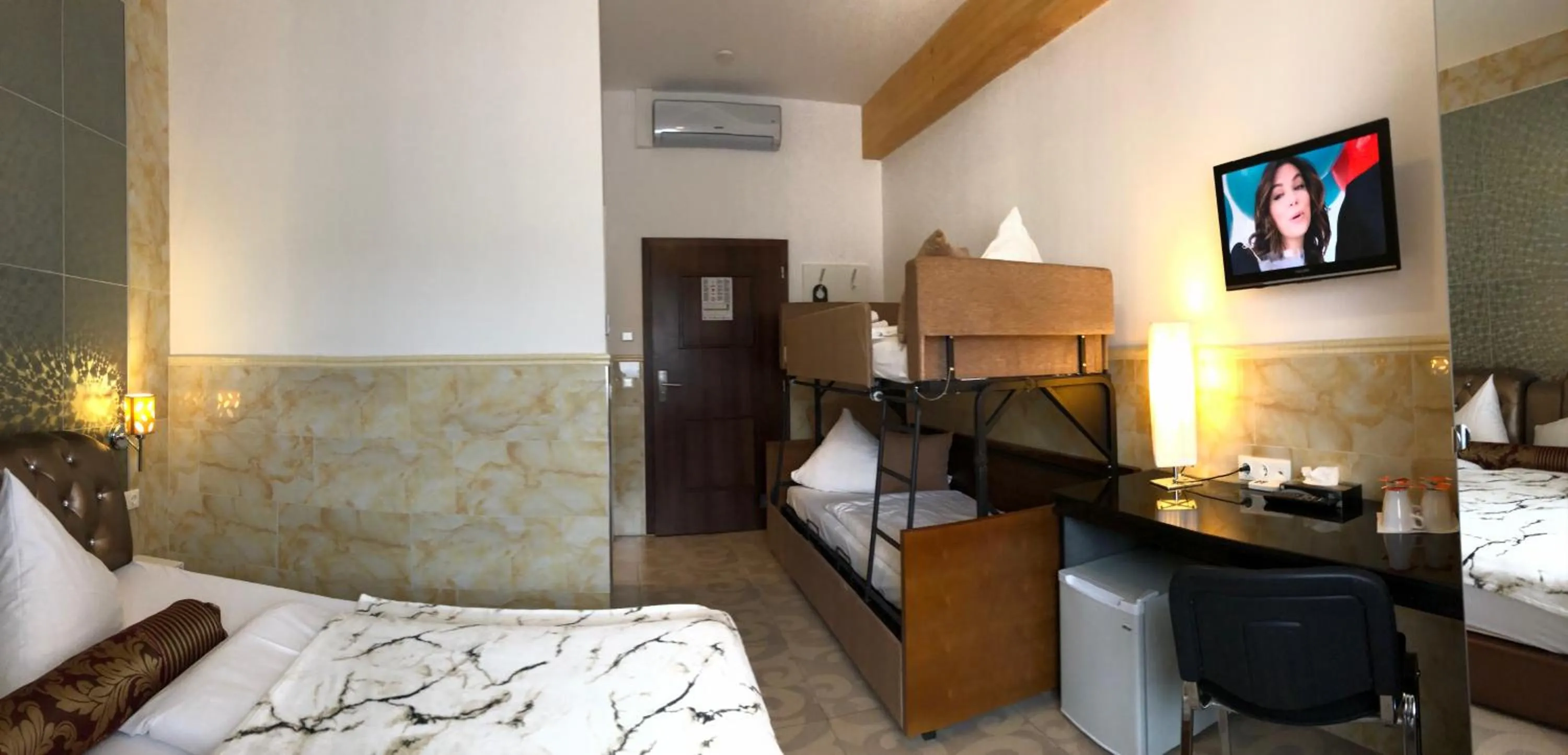 bunk bed, Bed in Hotel Vogelweiderhof